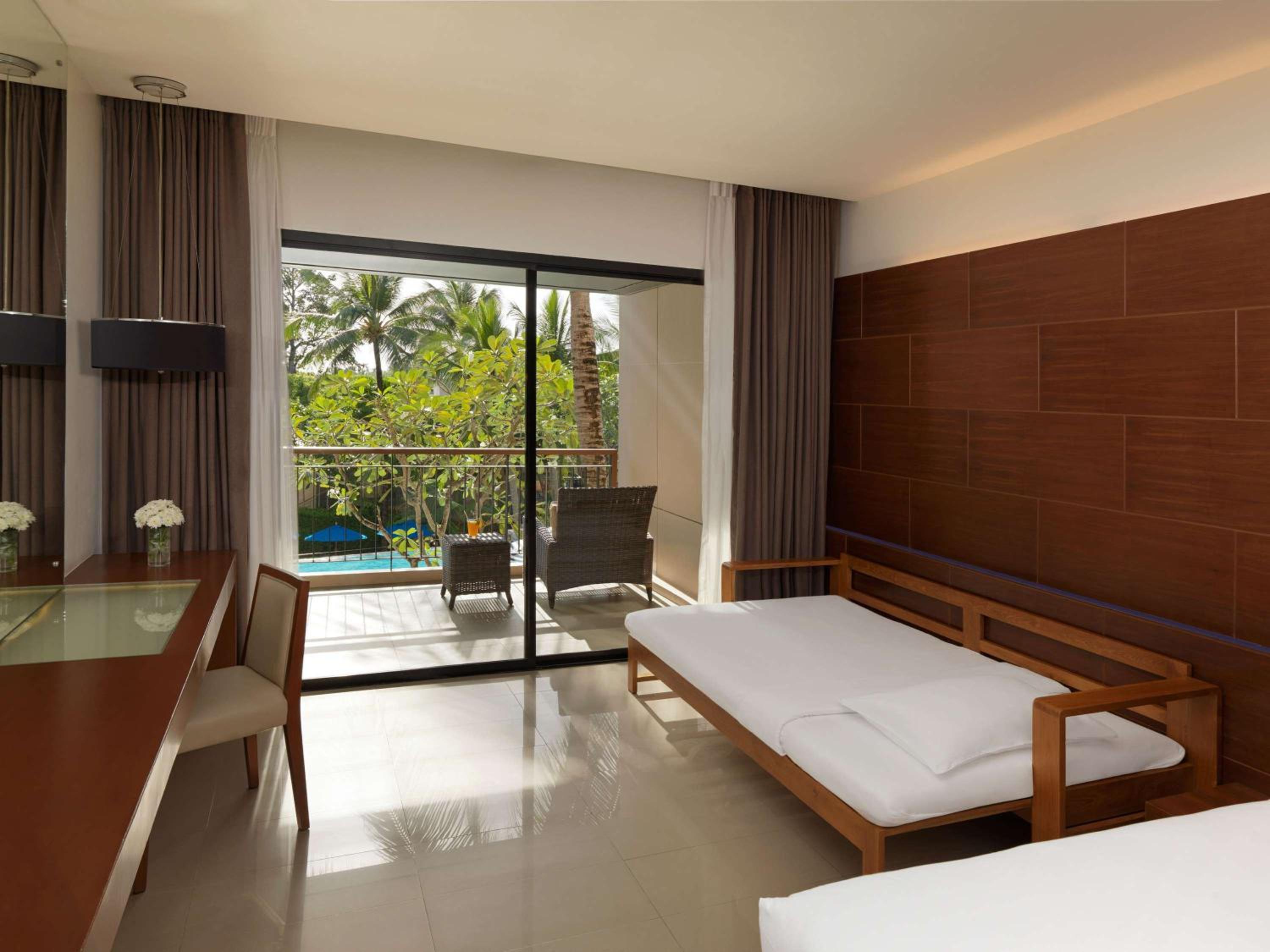 Deluxe Room, Pool View, 1 King Bed And 1 Sofa-Bed - Photo 2
