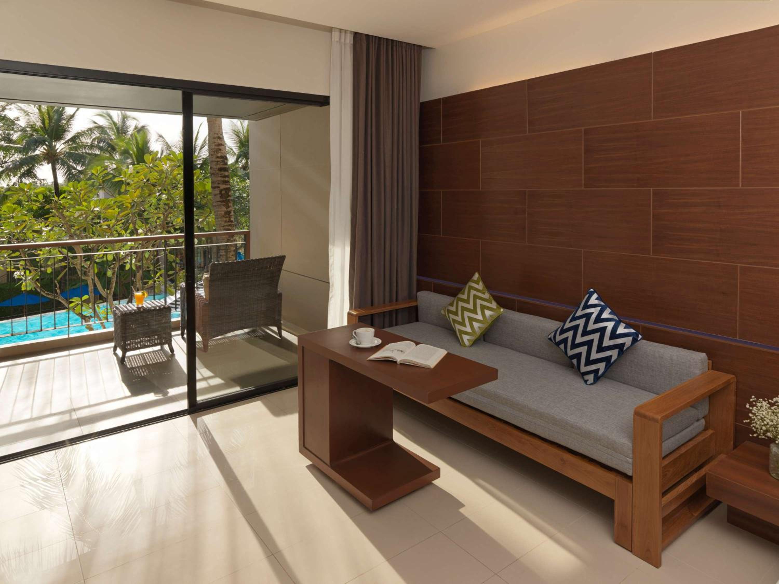 Deluxe Room, Pool View, 1 King Bed And 1 Sofa-Bed - Photo 3