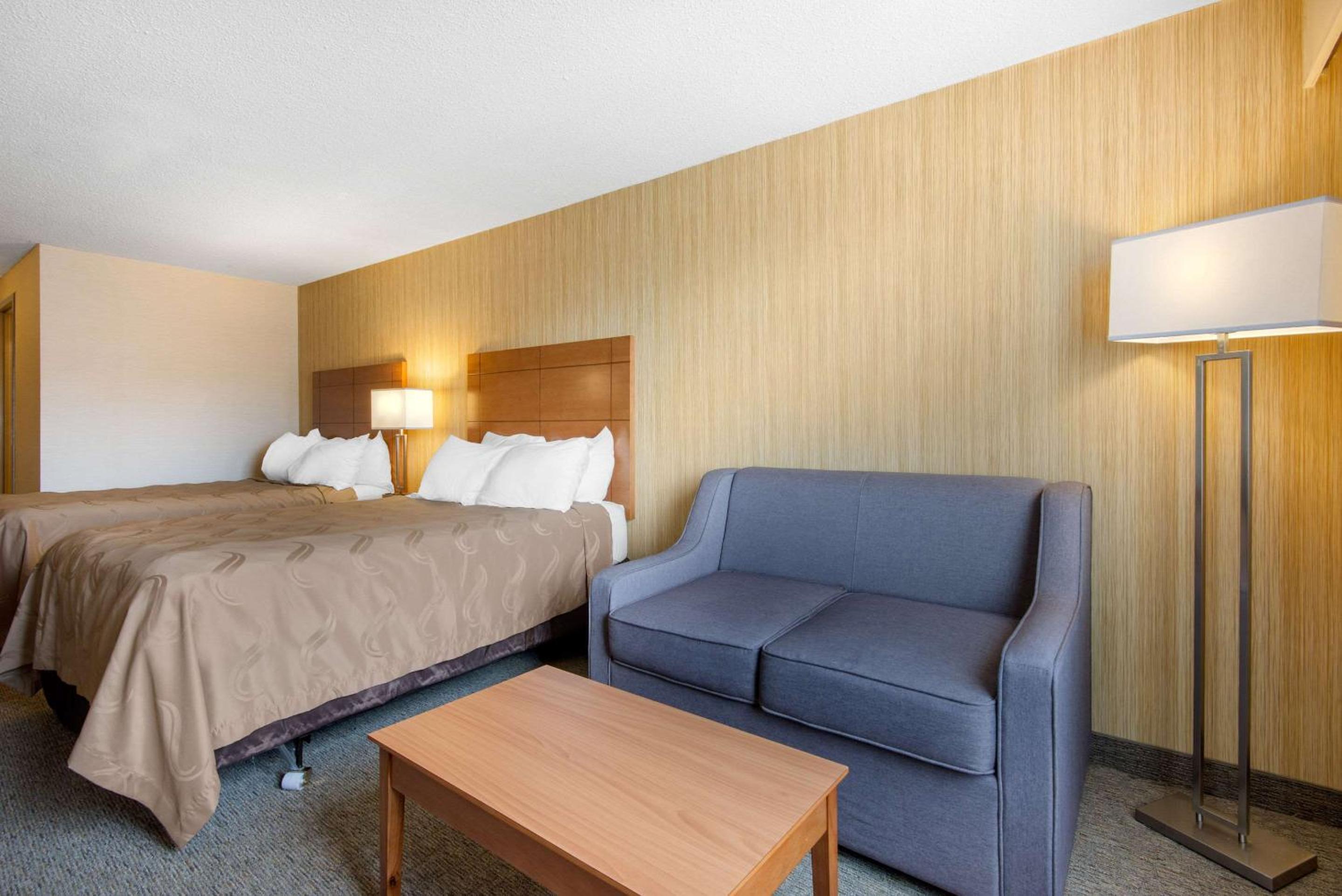 Double Room with Two Double Beds - Photo 2