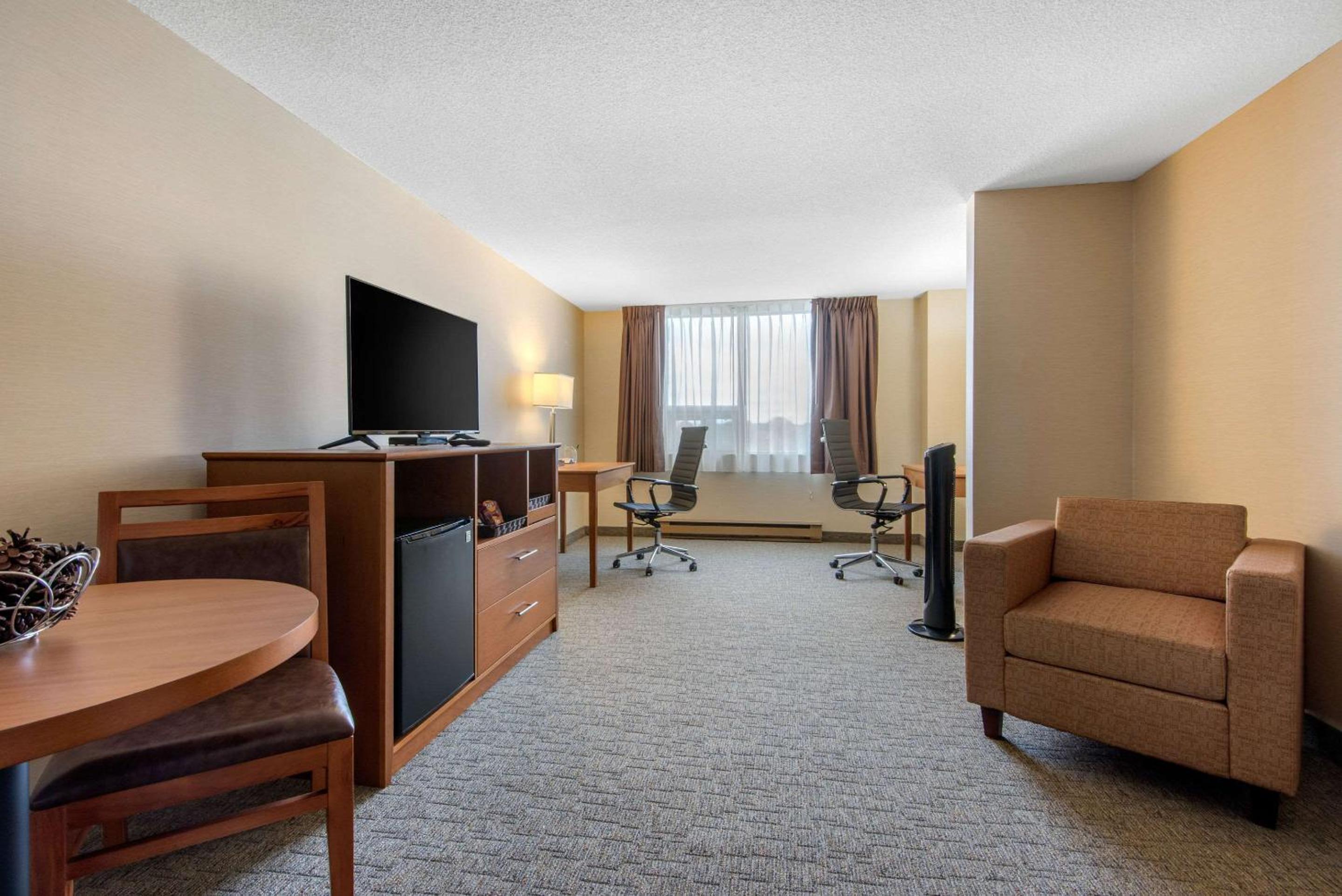 Double Room with Two Double Beds - Photo 3