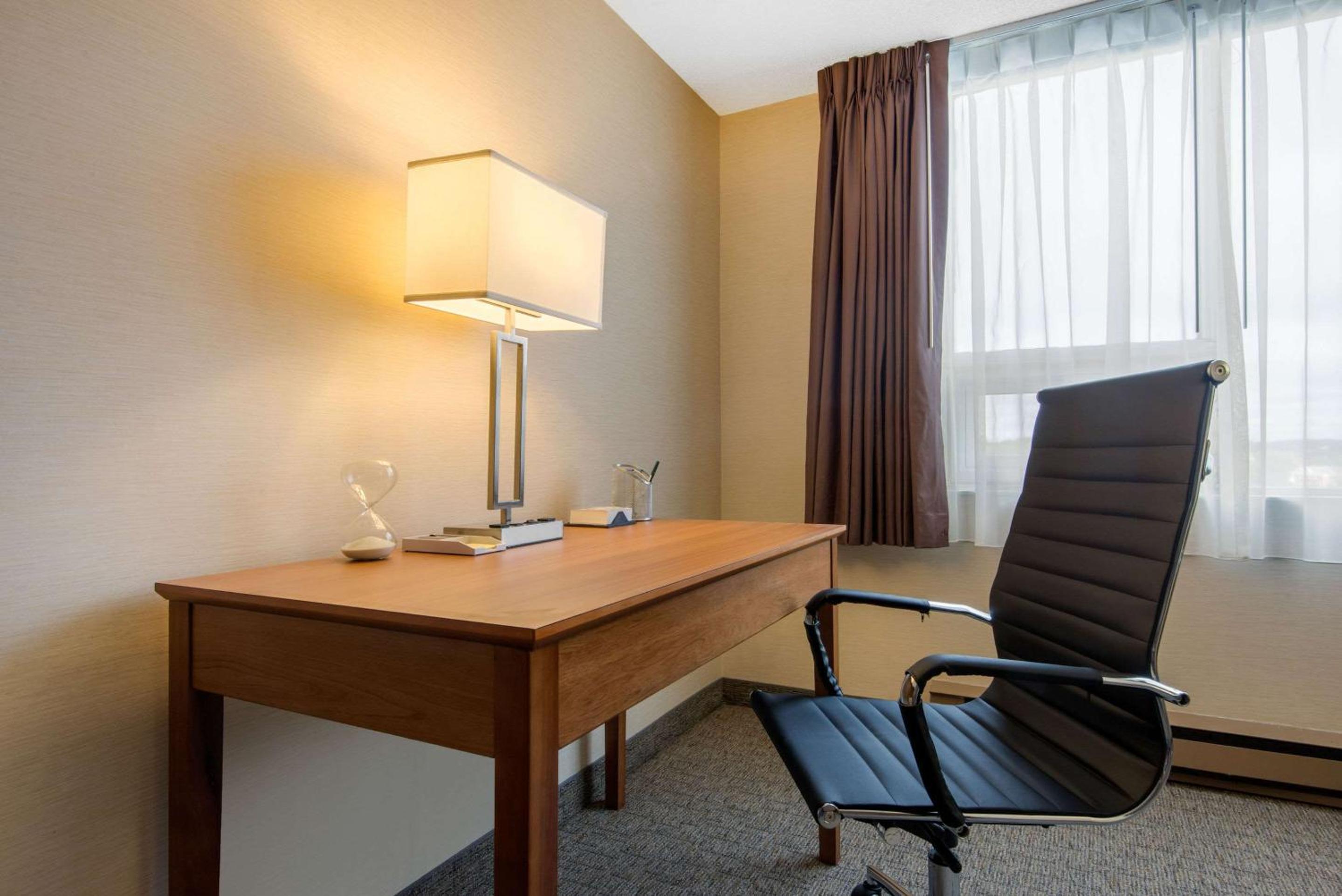 Double Room with Two Double Beds - Photo 4