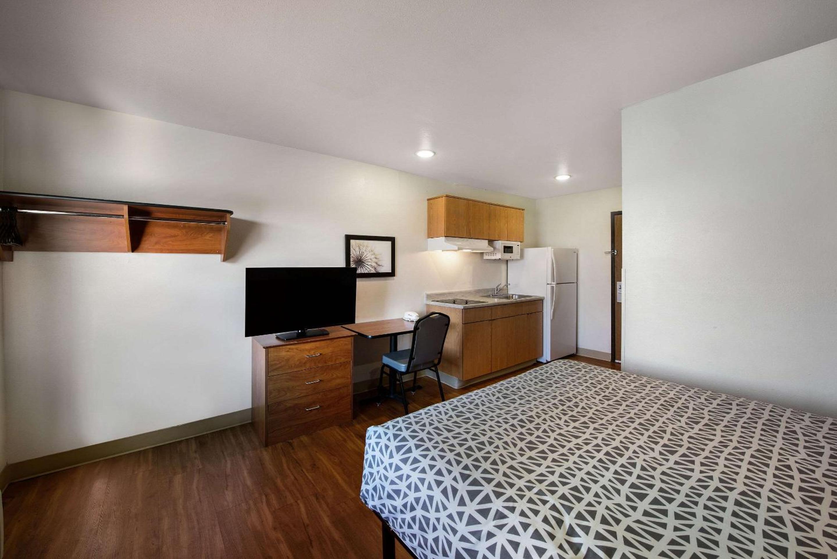 Standard Double Room - Accessible/Non-Smoking photo 3