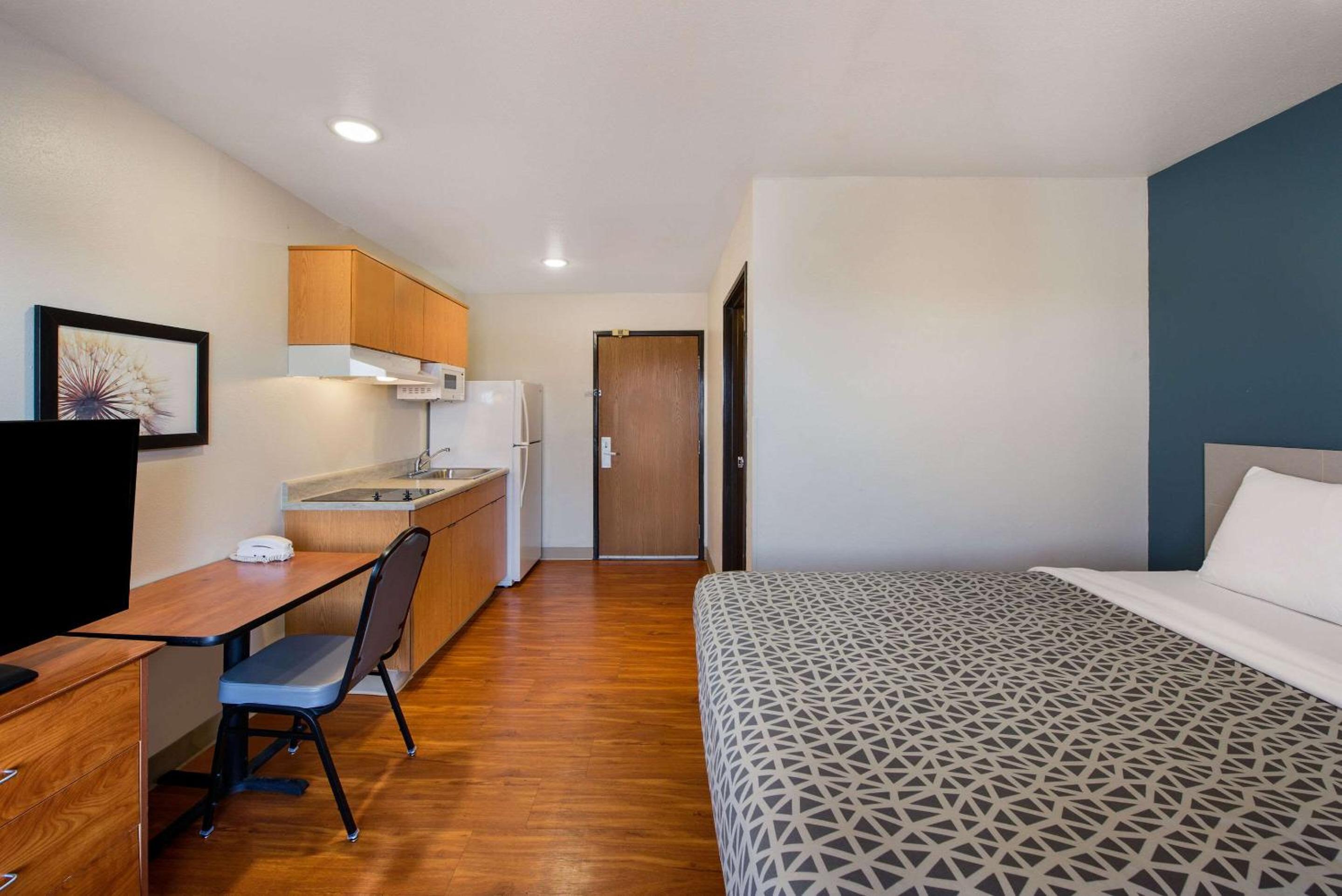 Standard Double Room - Non-Smoking photo 3