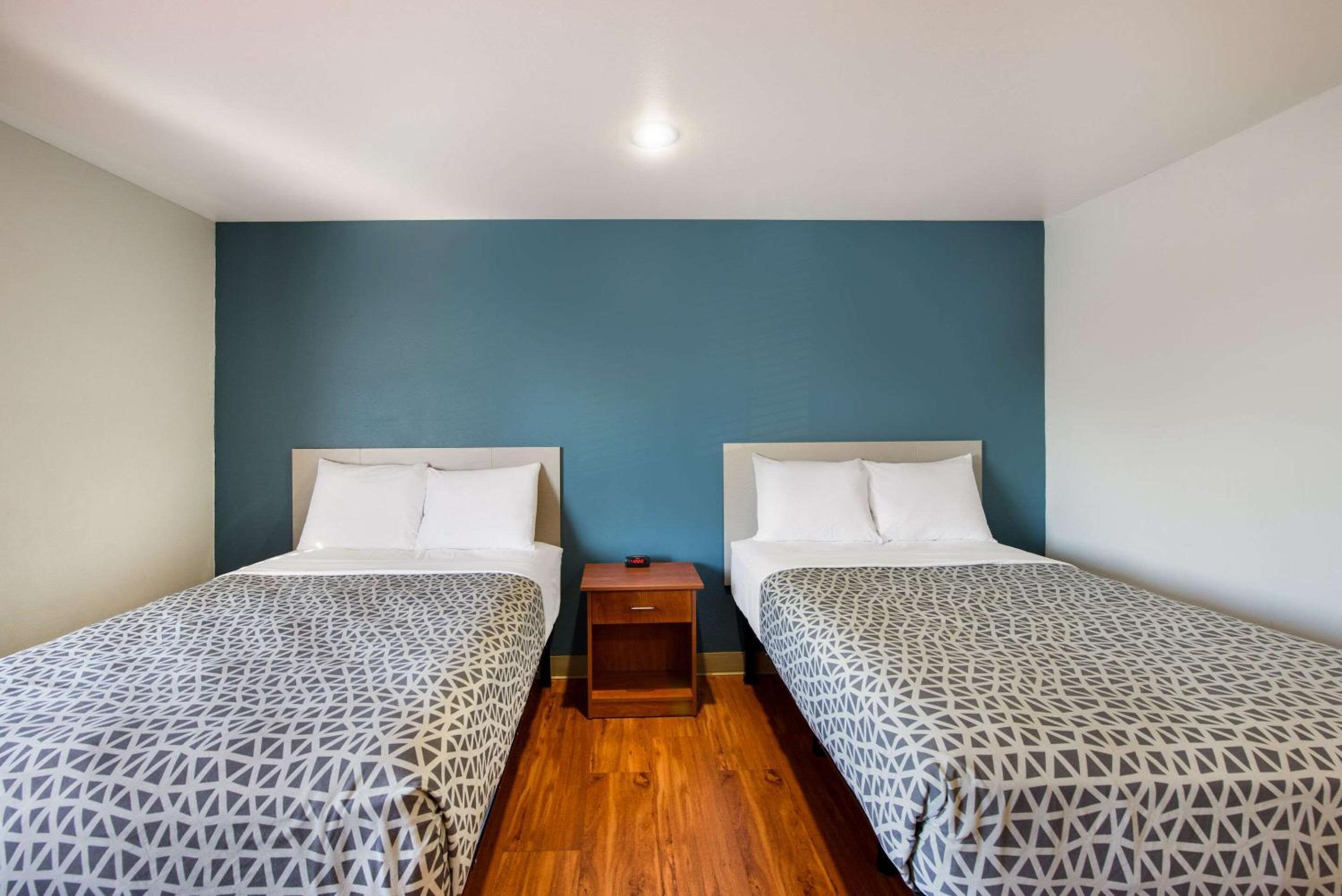 Double Room with Two Double Beds - Smoking photo 3