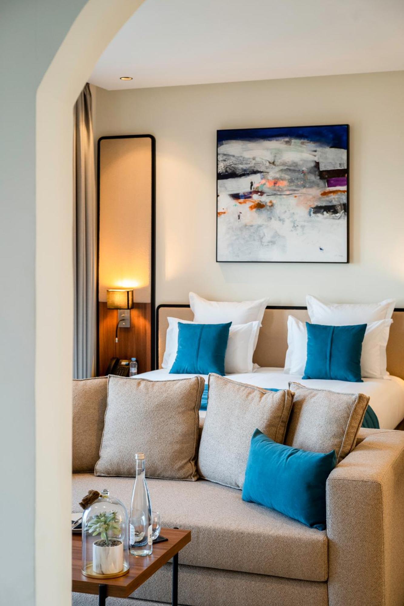 Executive Suite - Photo 4