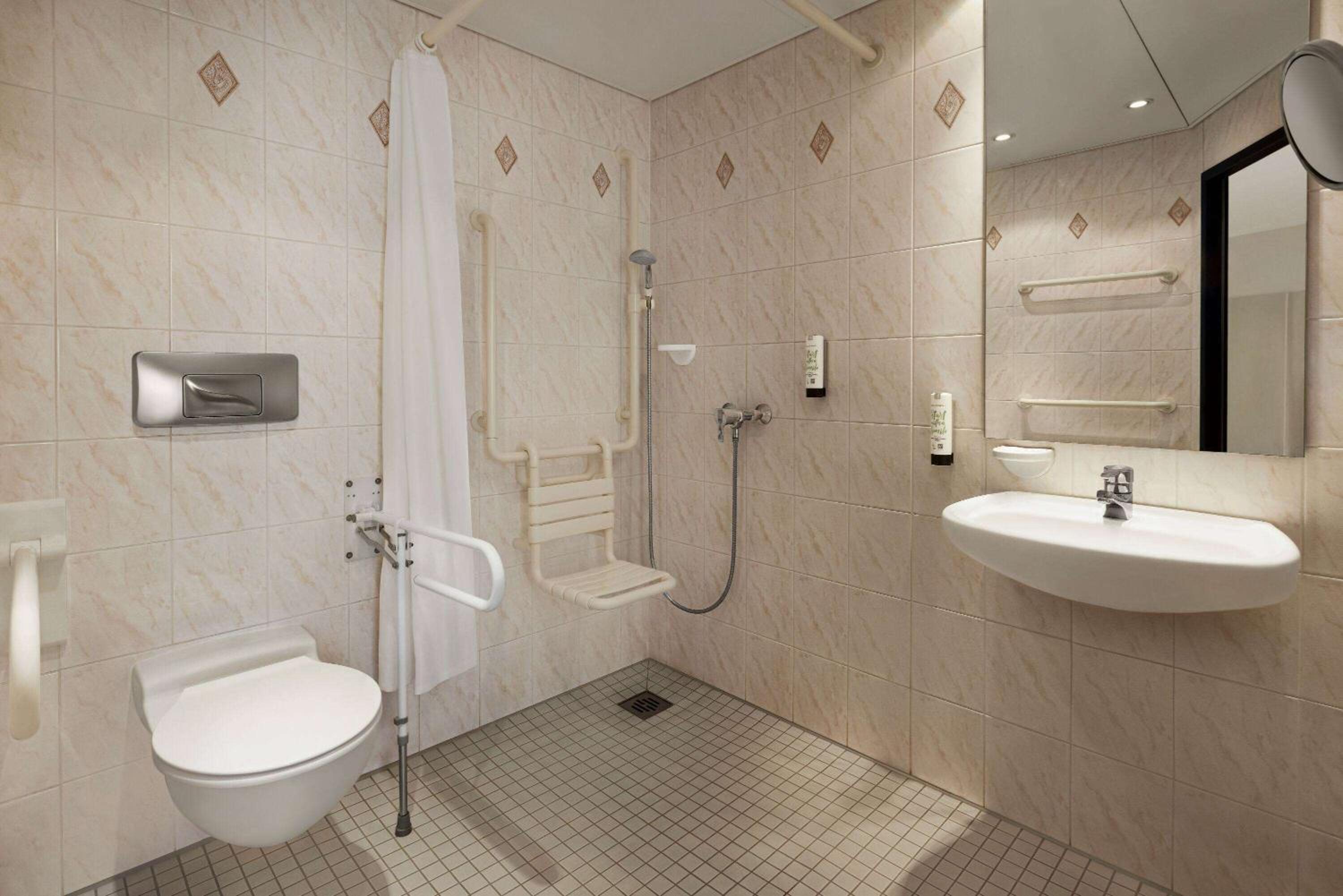 Comfort Accessible Room photo 2