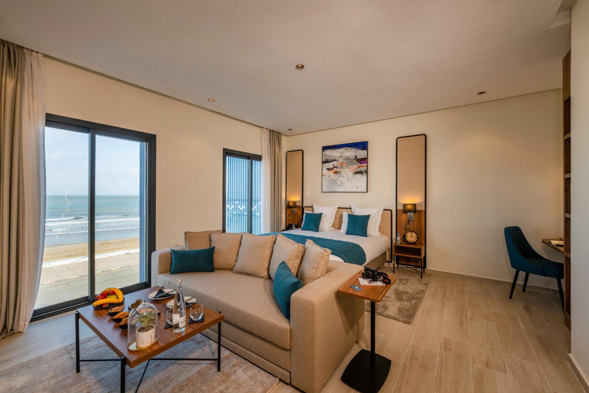Executive Suite - Photo 2