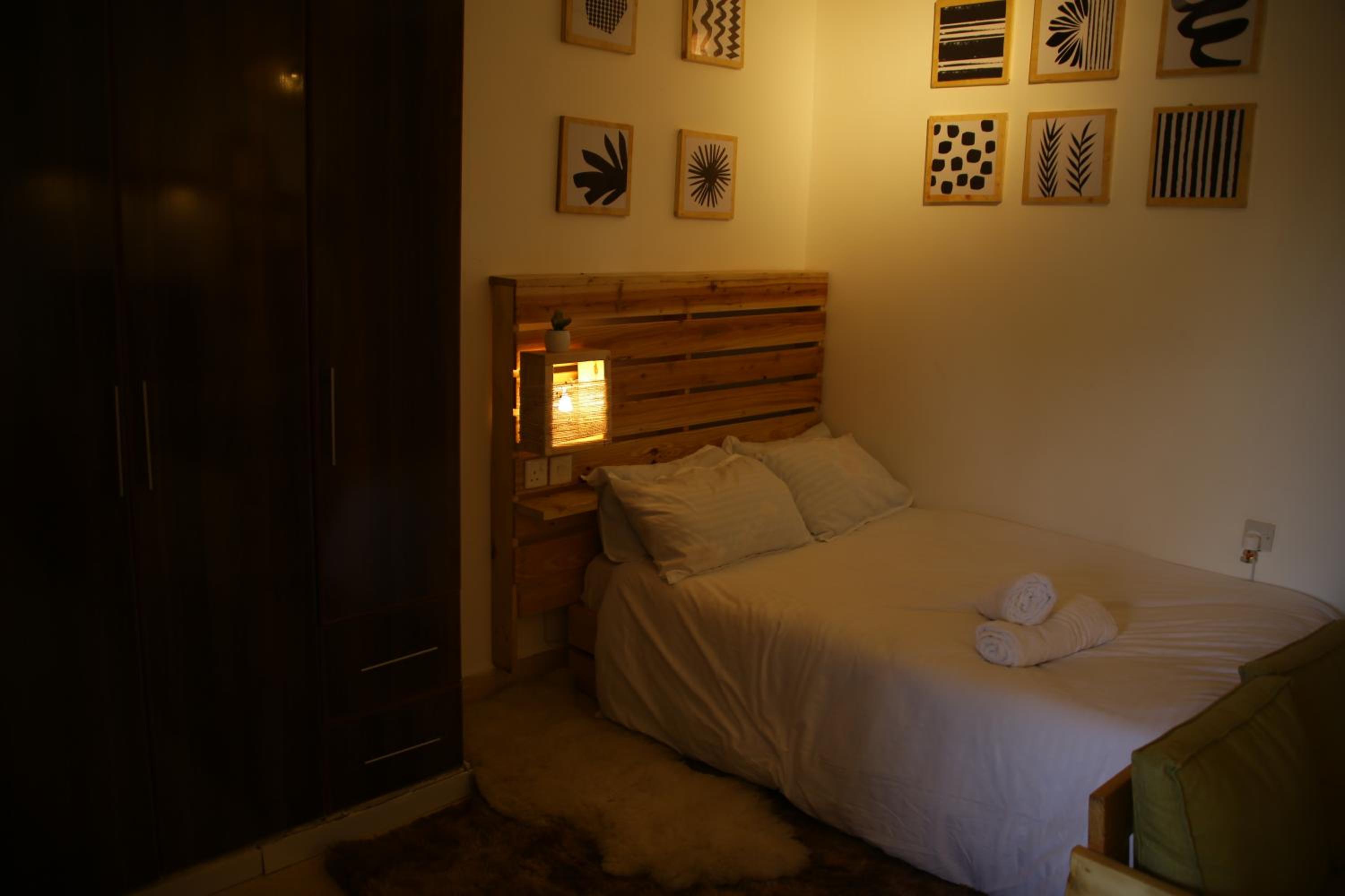One-Bedroom Apartment photo 1