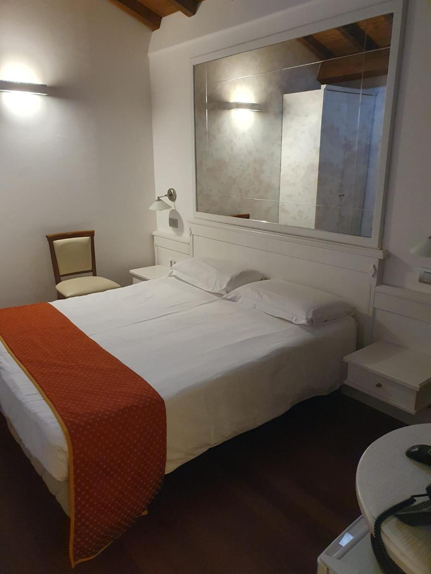 Double or Twin Room with Shower photo 1