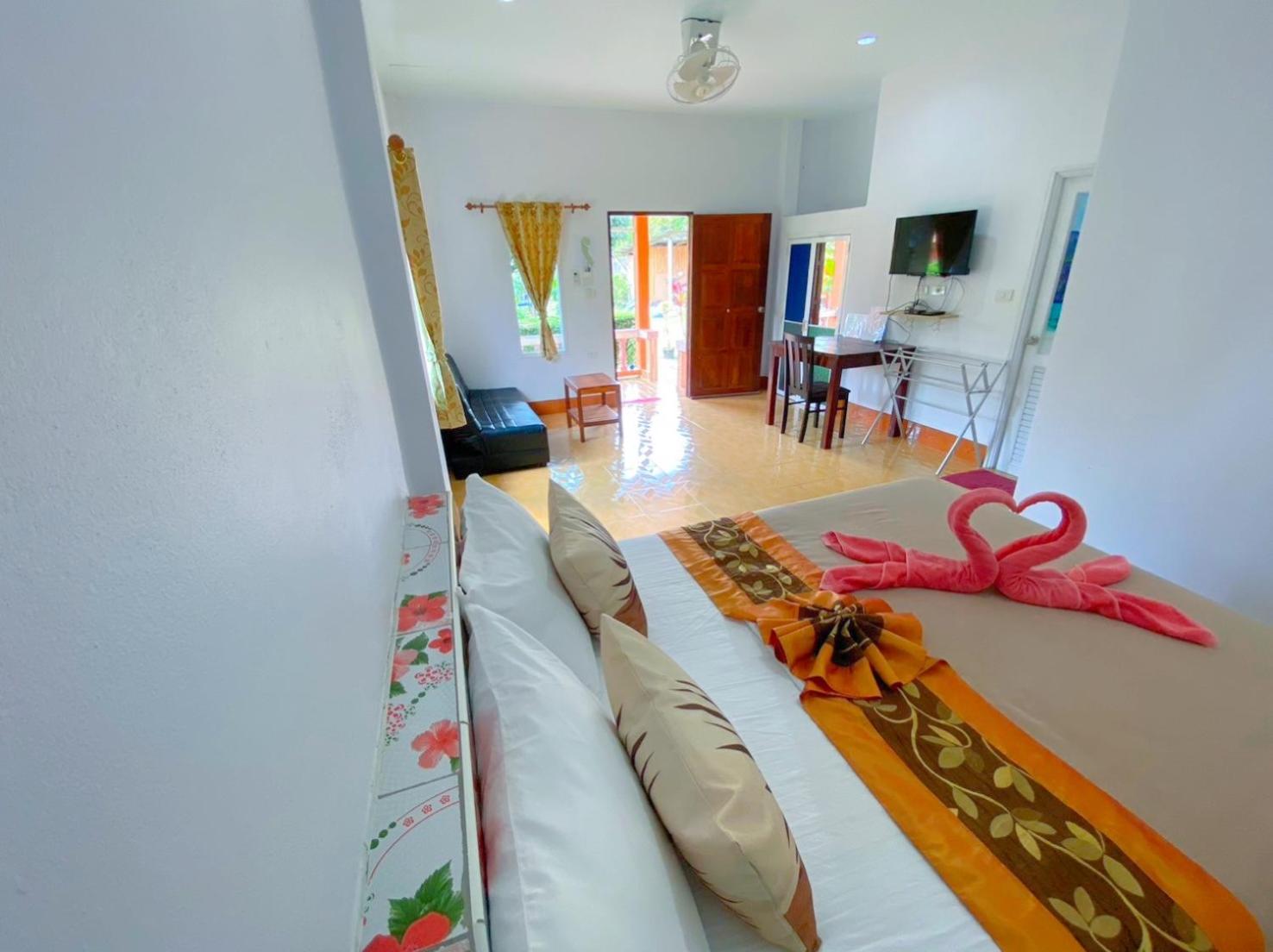 Deluxe King Room photo 1