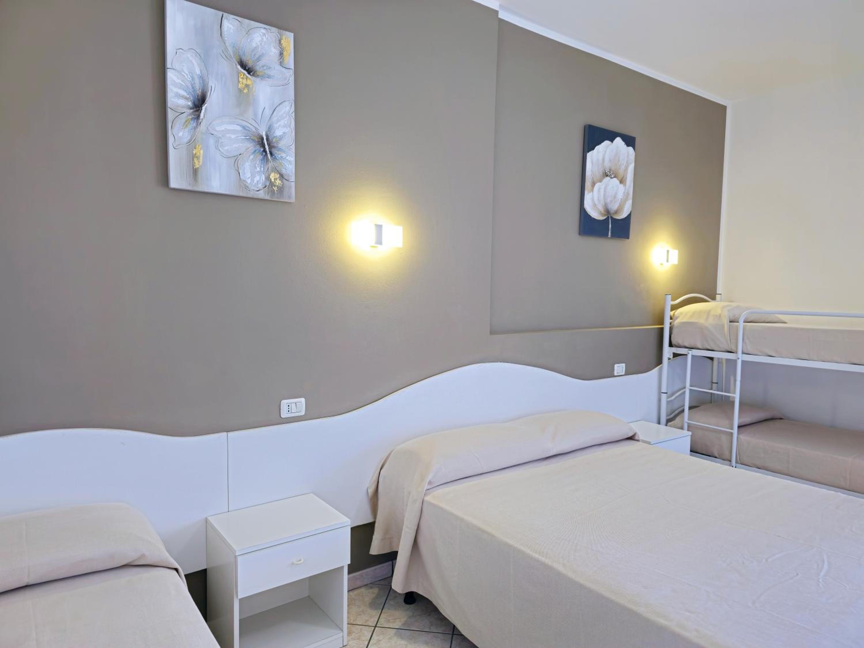 Family Room - Photo 1