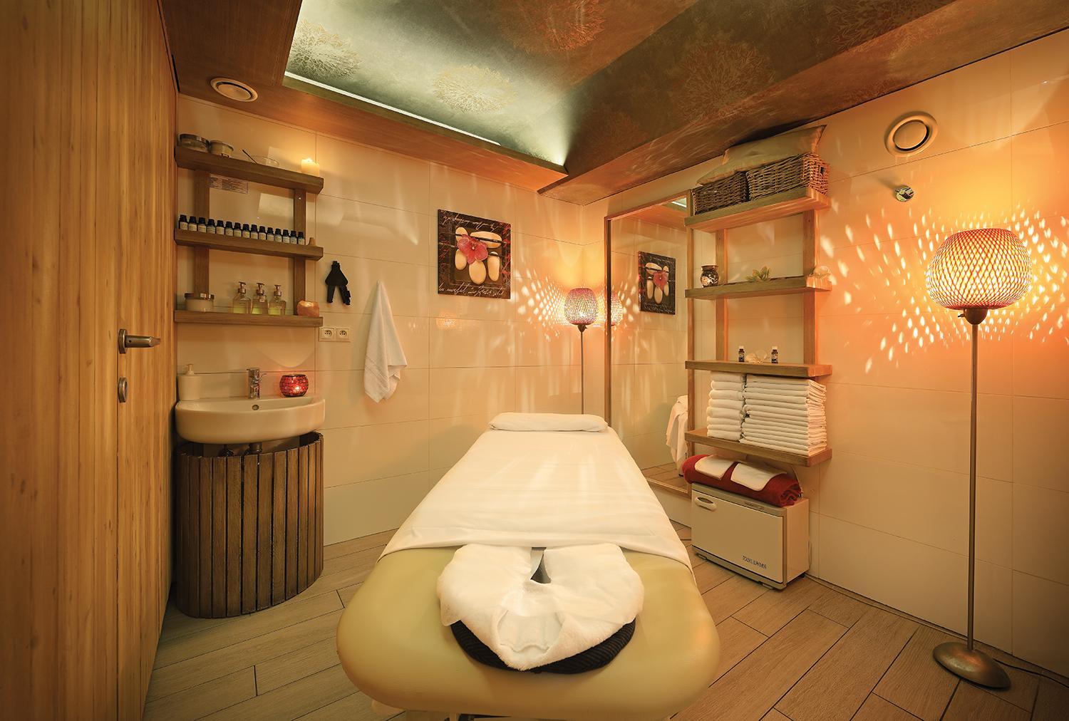 Deluxe Double Room with Extra Bed