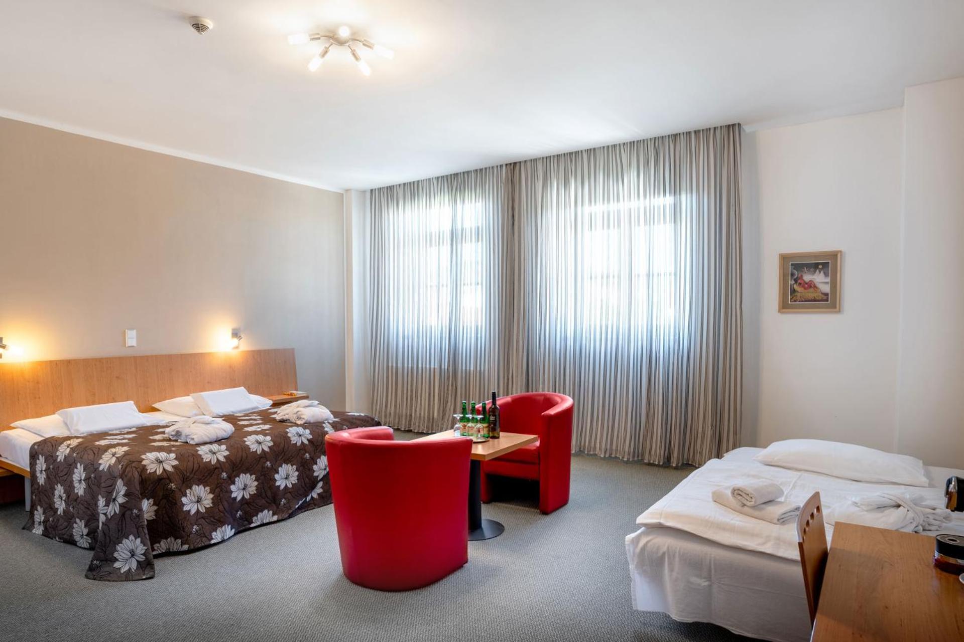 Deluxe Triple Room photo 1