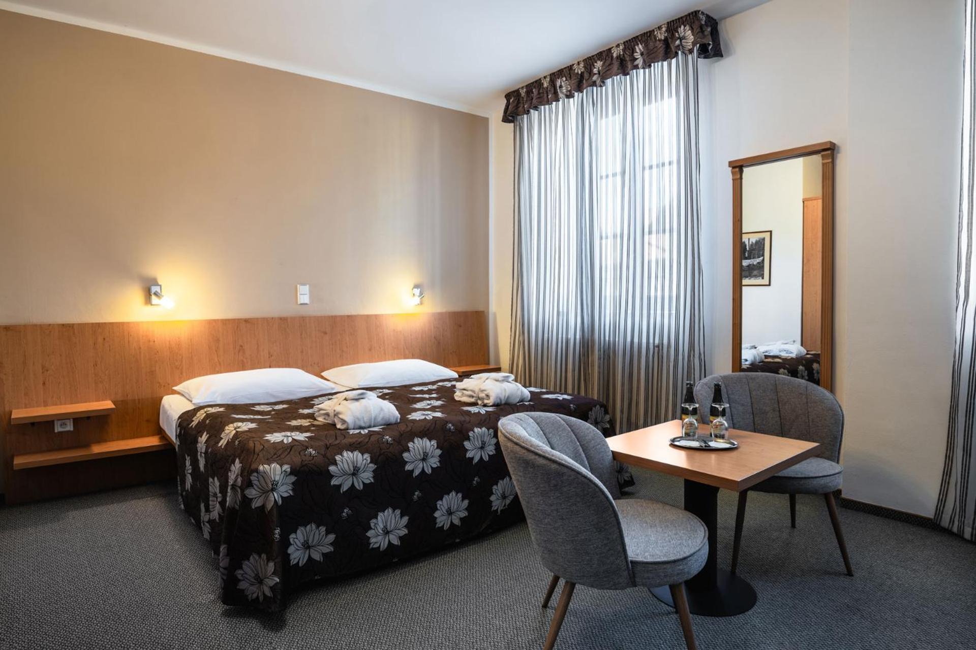 Standard Double or Twin Room photo 1