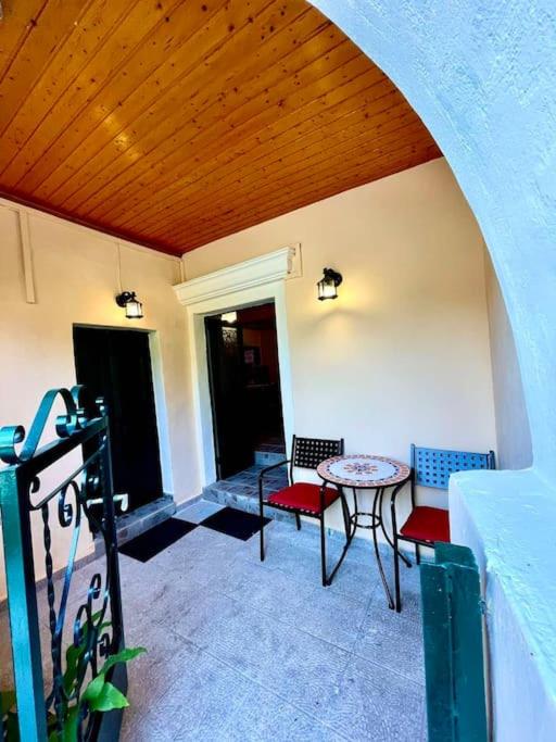 Three-Bedroom House photo 2