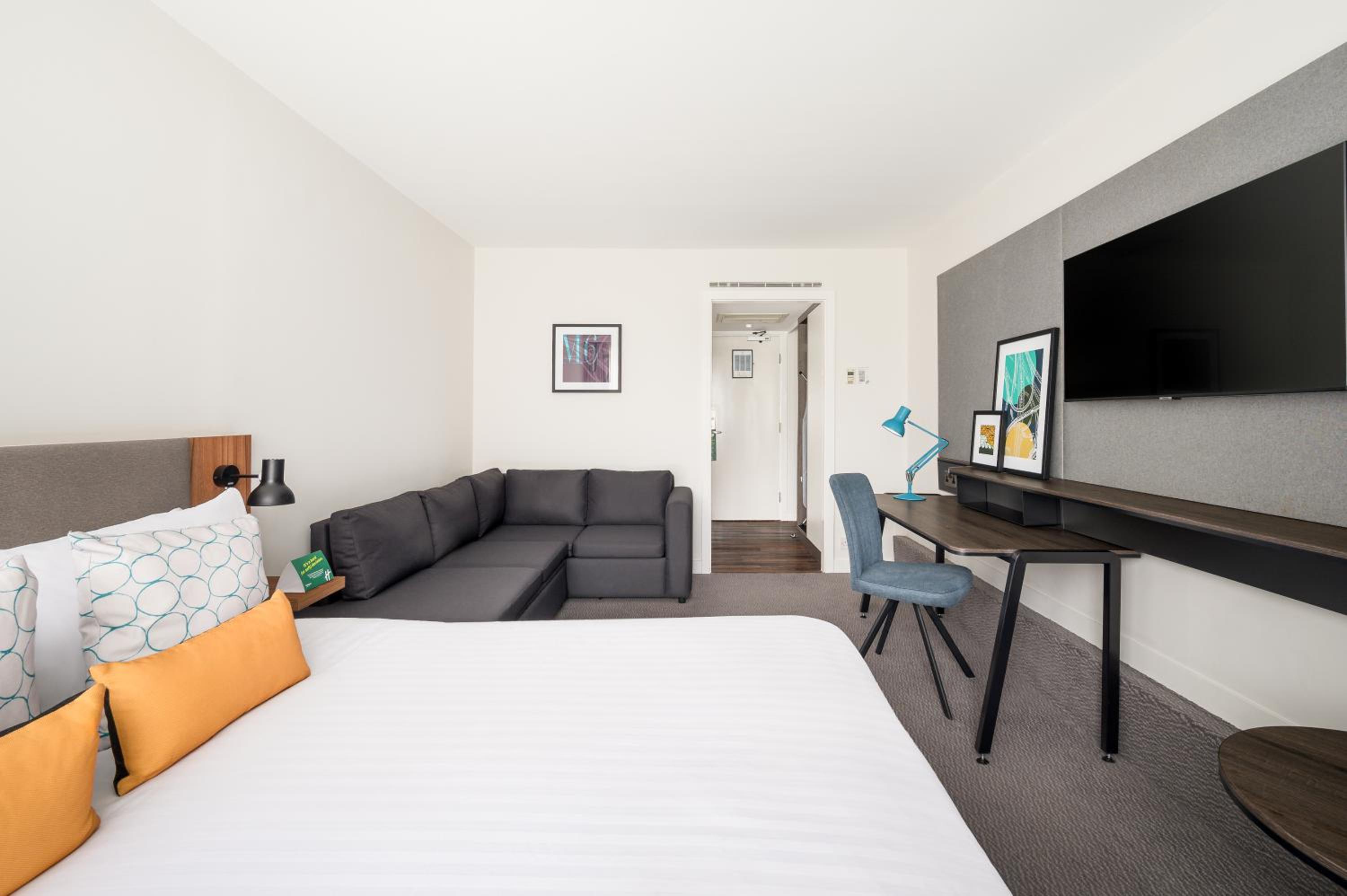 Standard Double Room with Sofa Bed - Photo 1