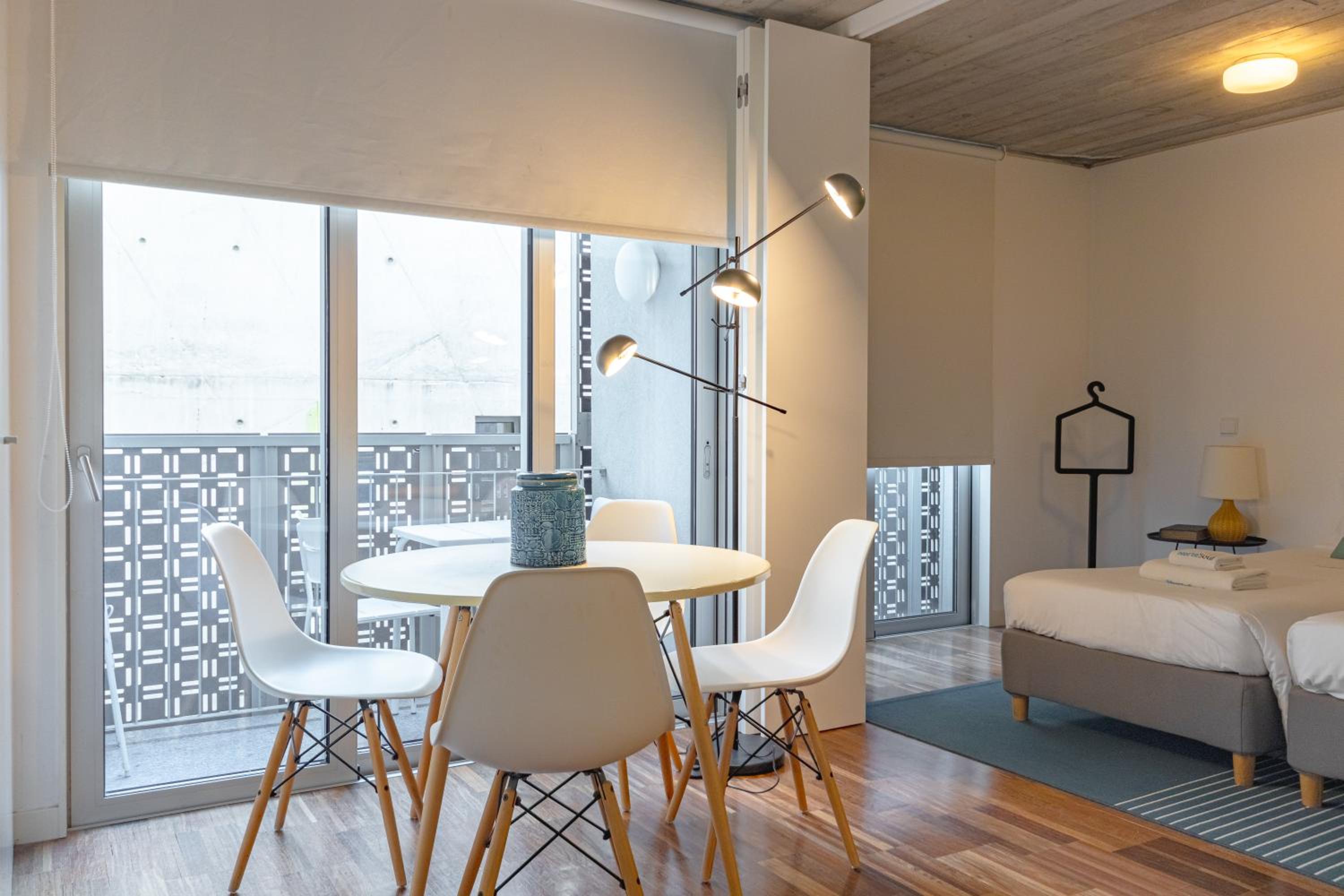 One-Bedroom Apartment with Balcony