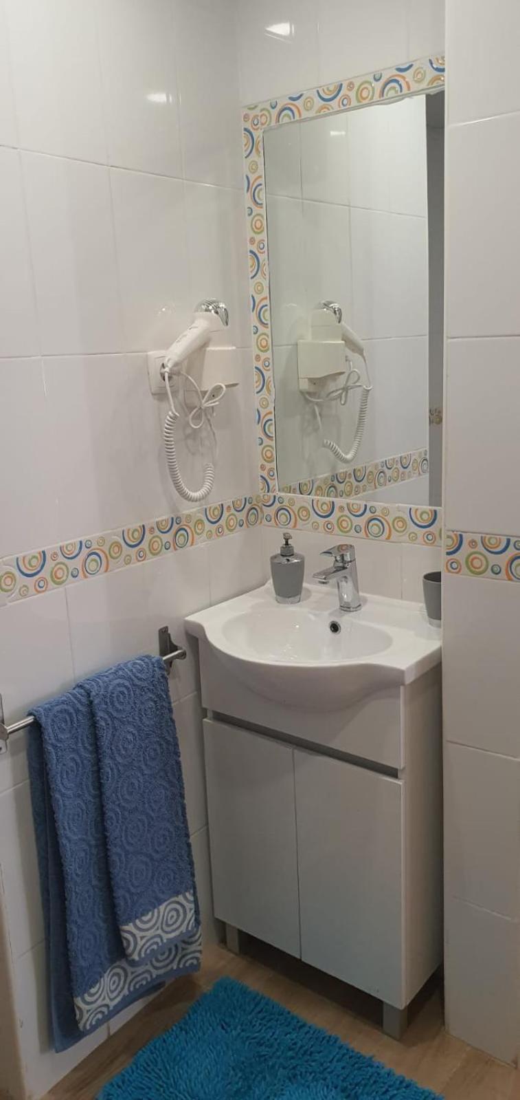 Double Room - Photo 9