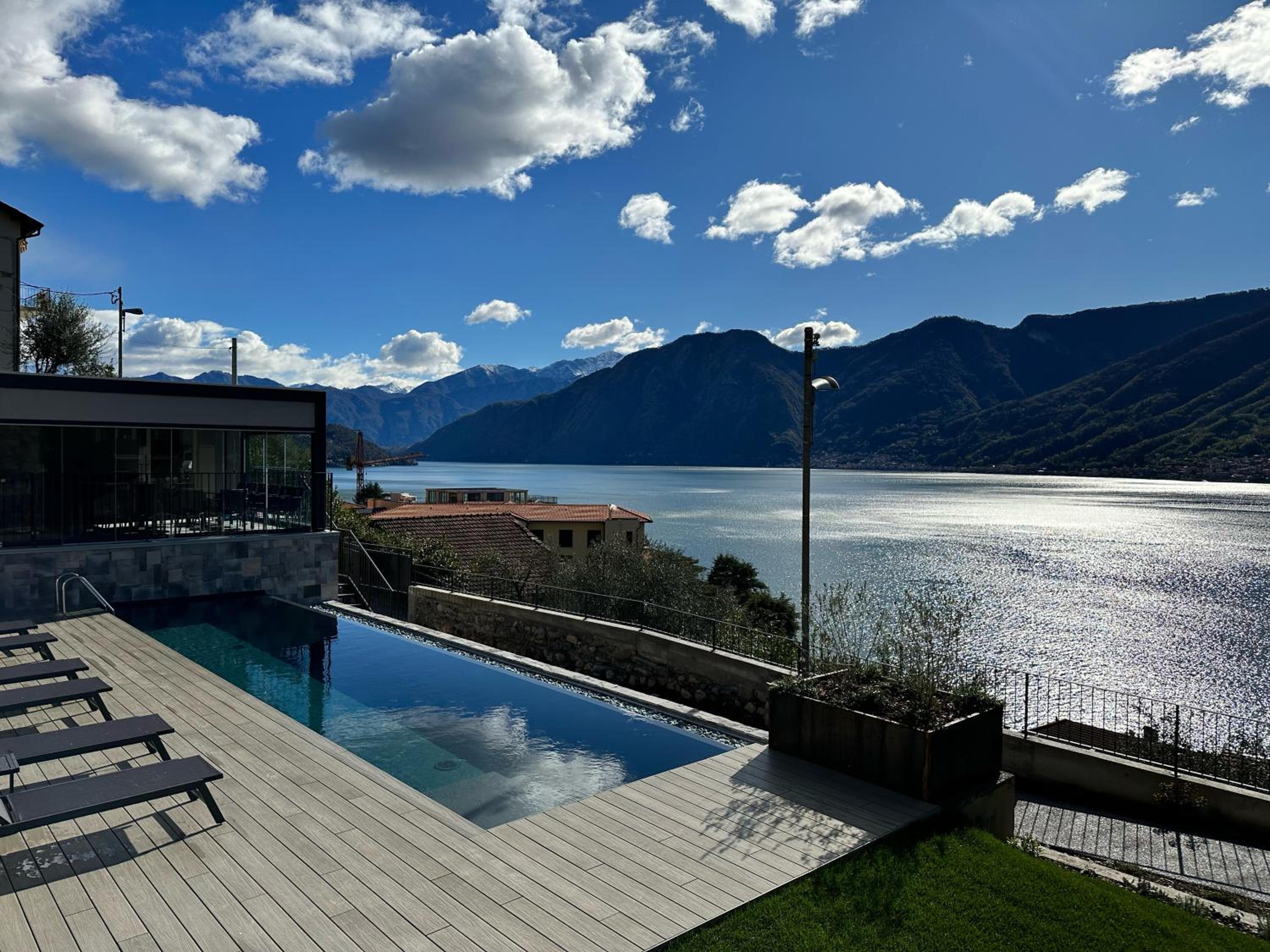 Double Room with Lake View - Photo 3
