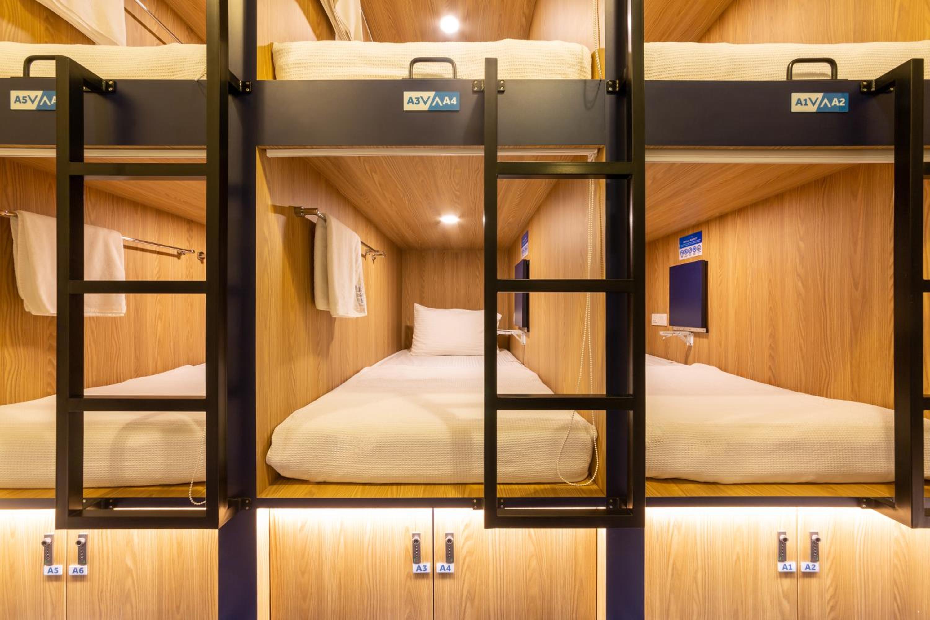 Bed In 6-Bed Female Dormitory Room photo 1