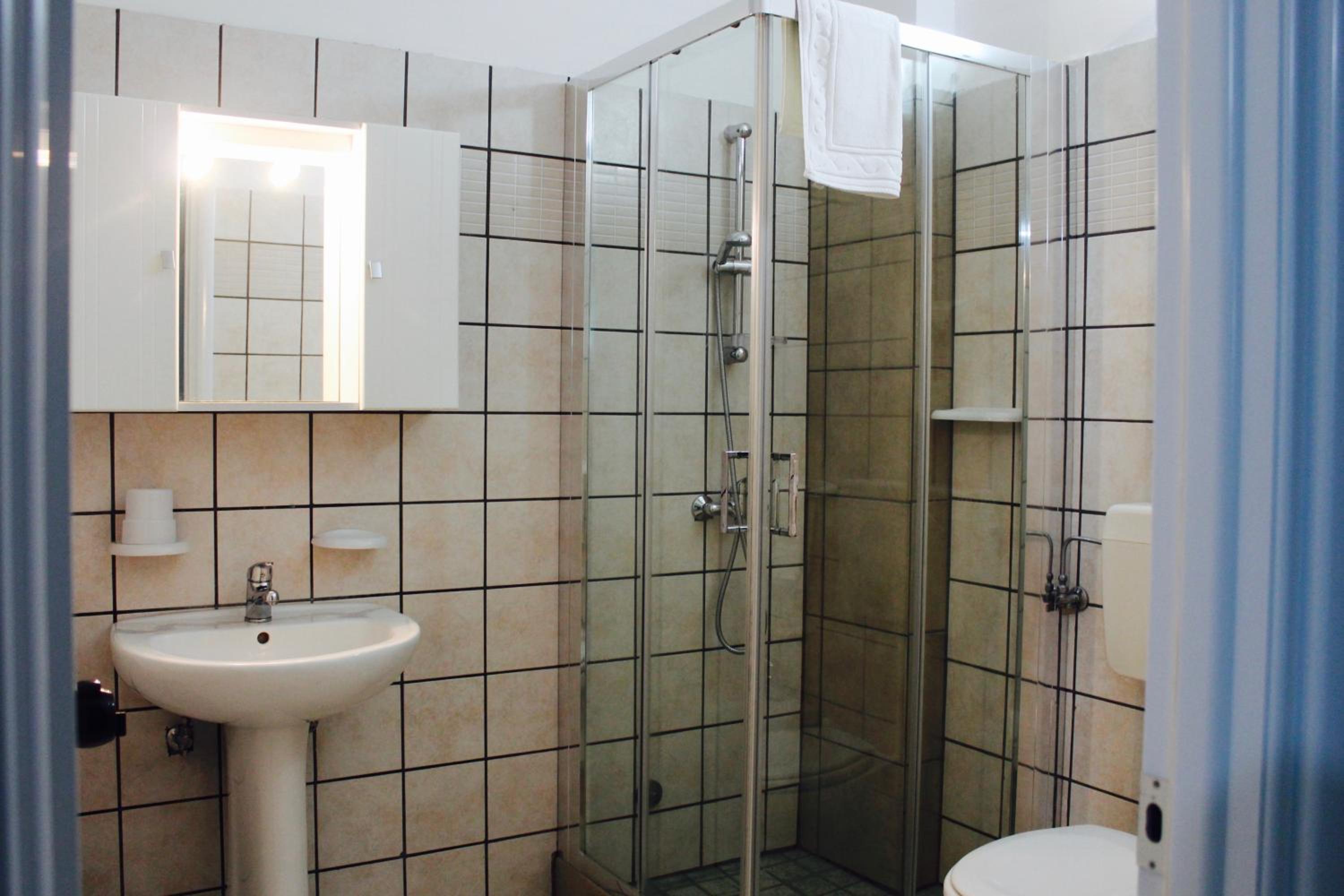 Comfort Quadruple Room - Photo 11