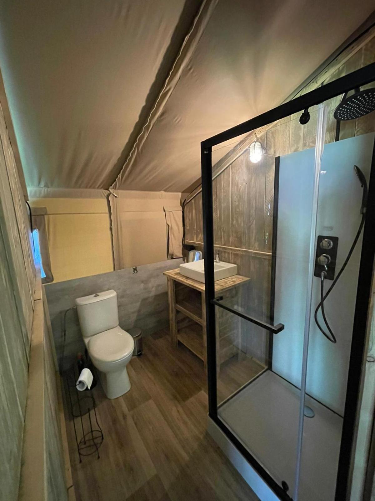 Tent 2 - Photo 6