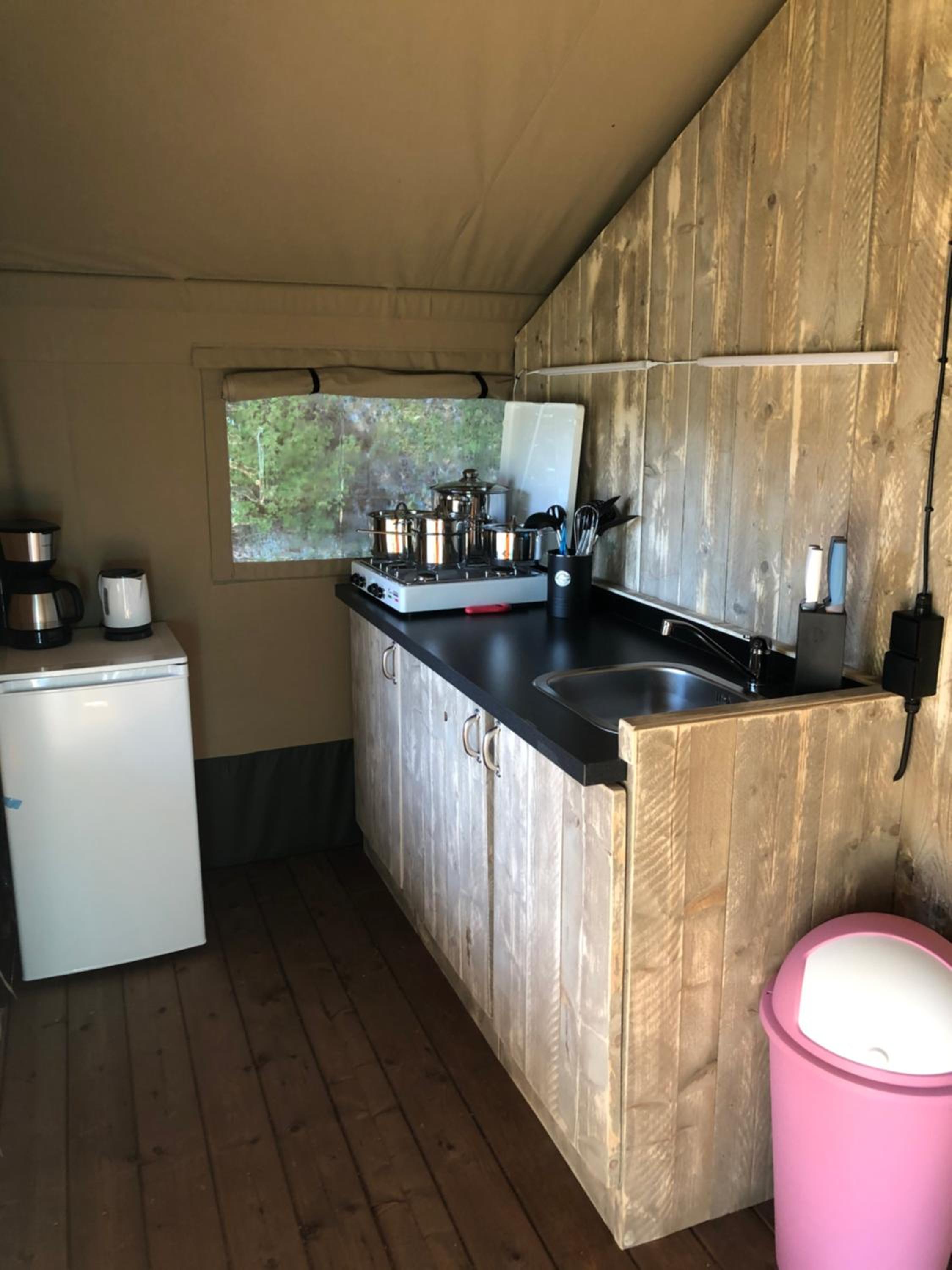Tent 2 - Photo 4