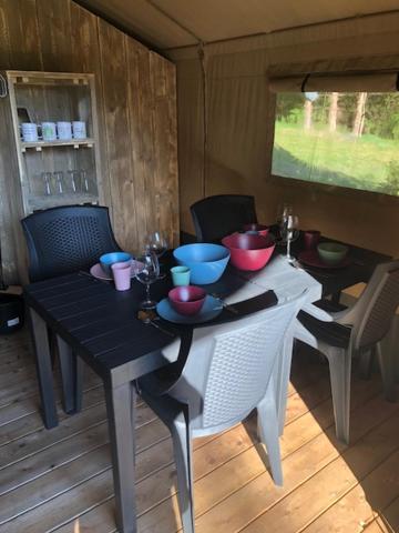 Tent 2 - Photo 3