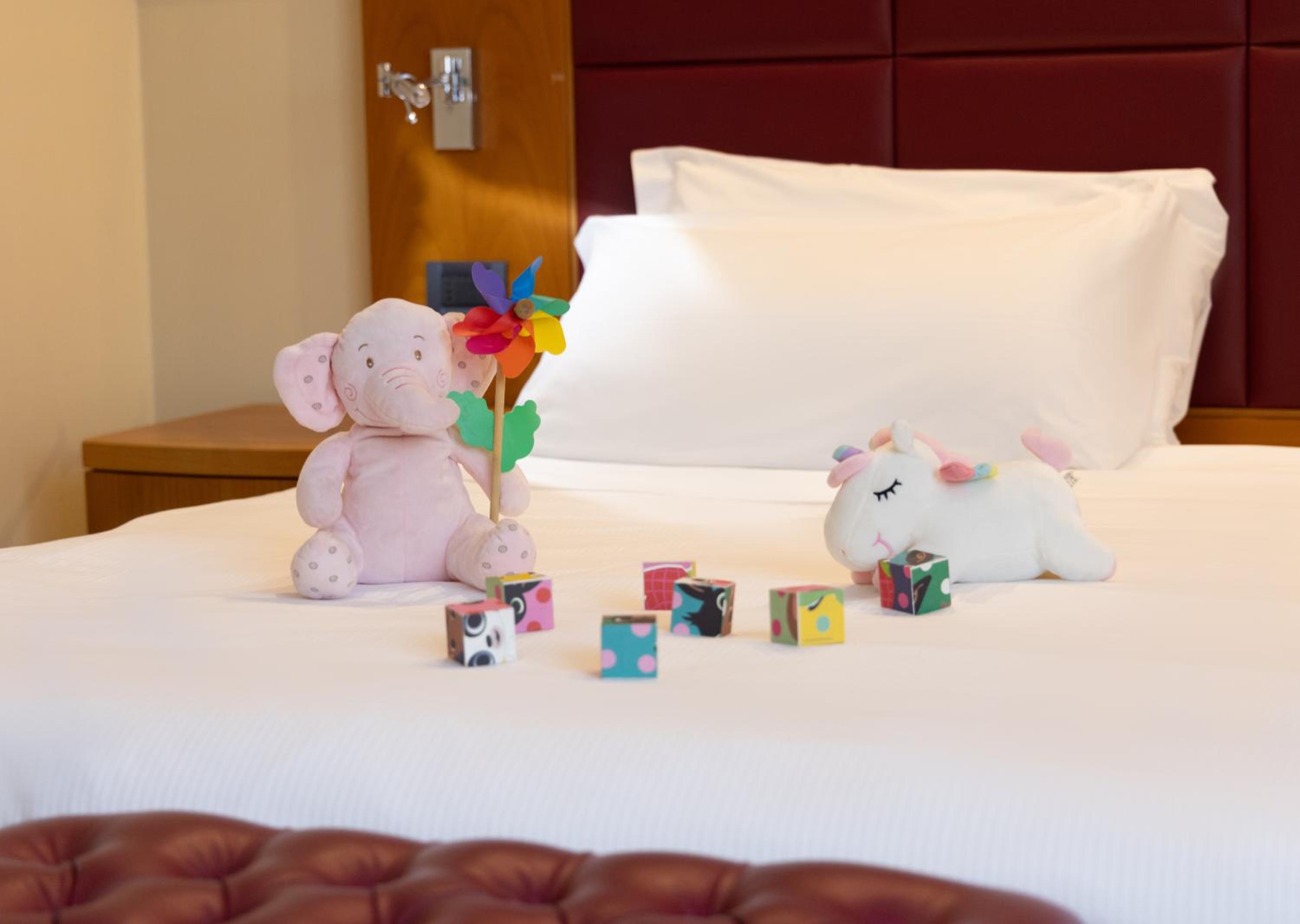 Premium King Room - Photo 4