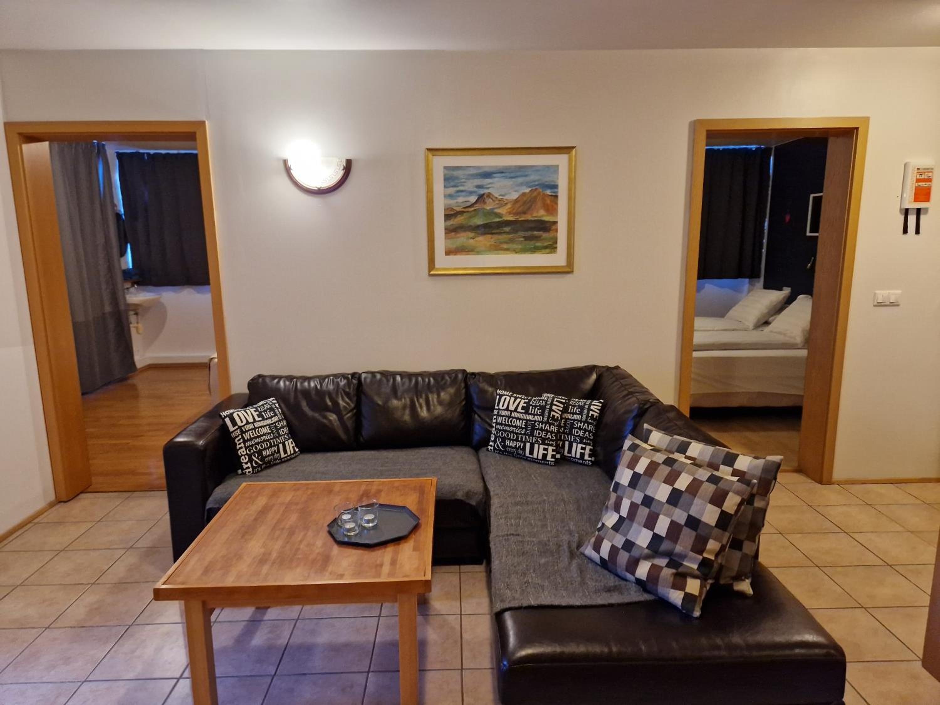 Family Room with Bathroom photo 1