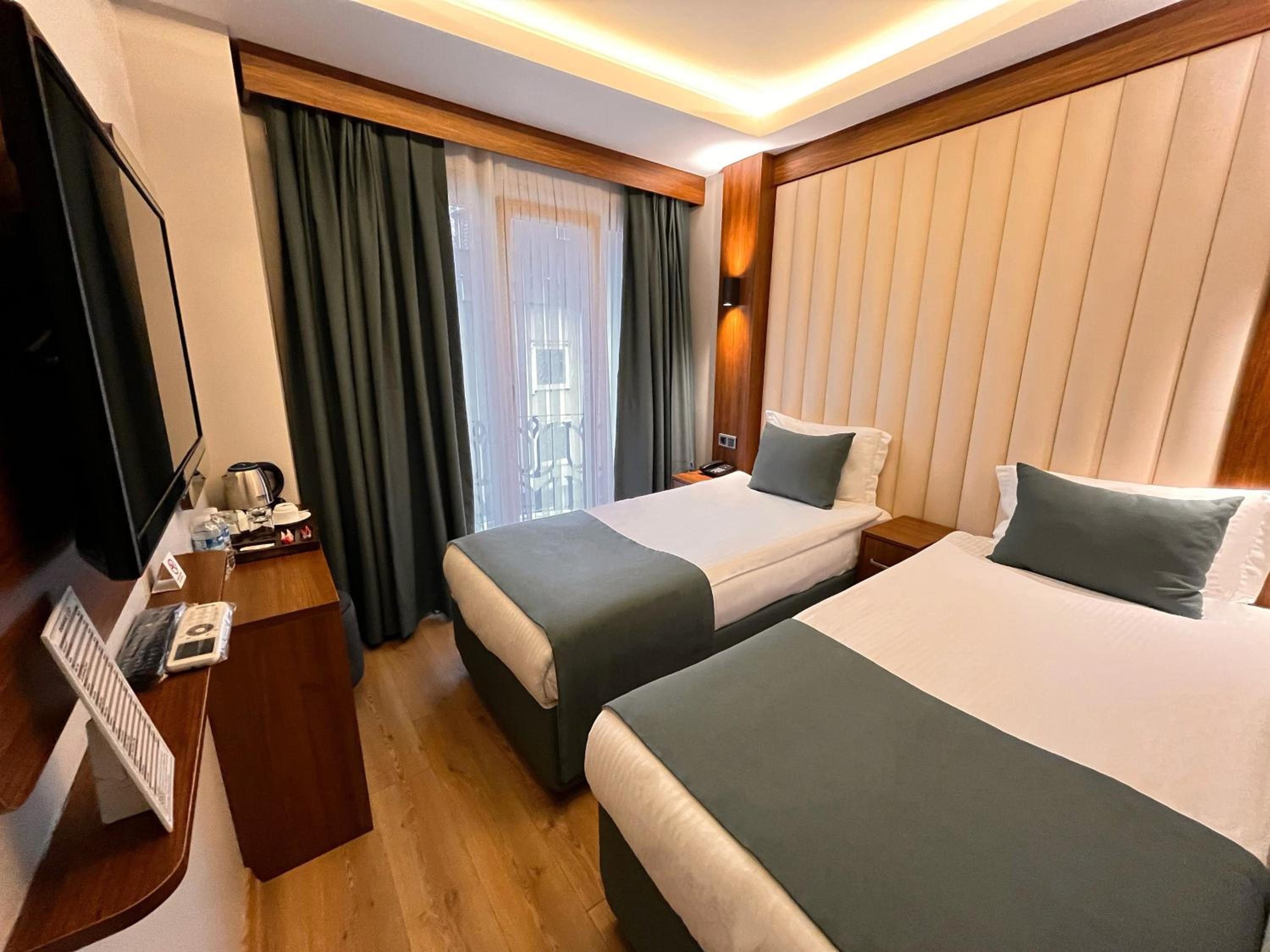 Standard Twin Room photo 2