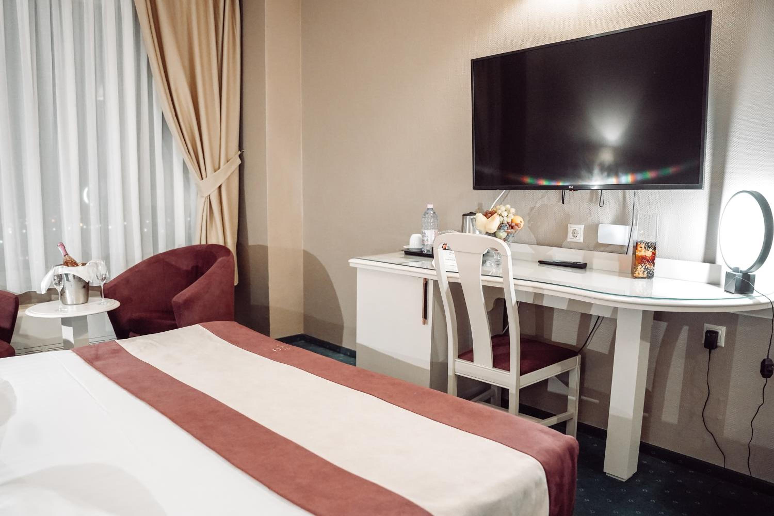 Business Double Room with SPA access and Free Parking photo 2