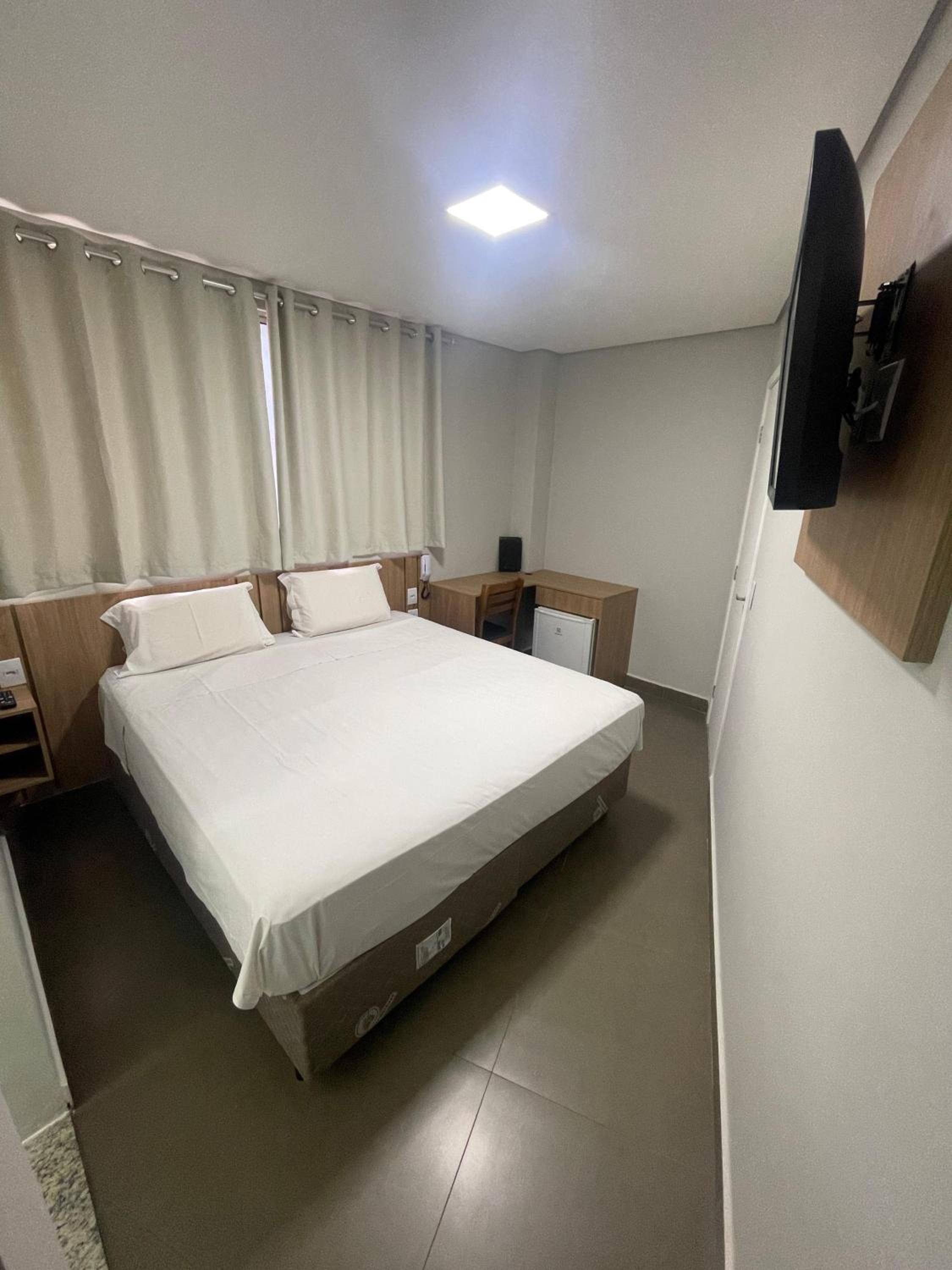 Budget Double Room - Photo 4