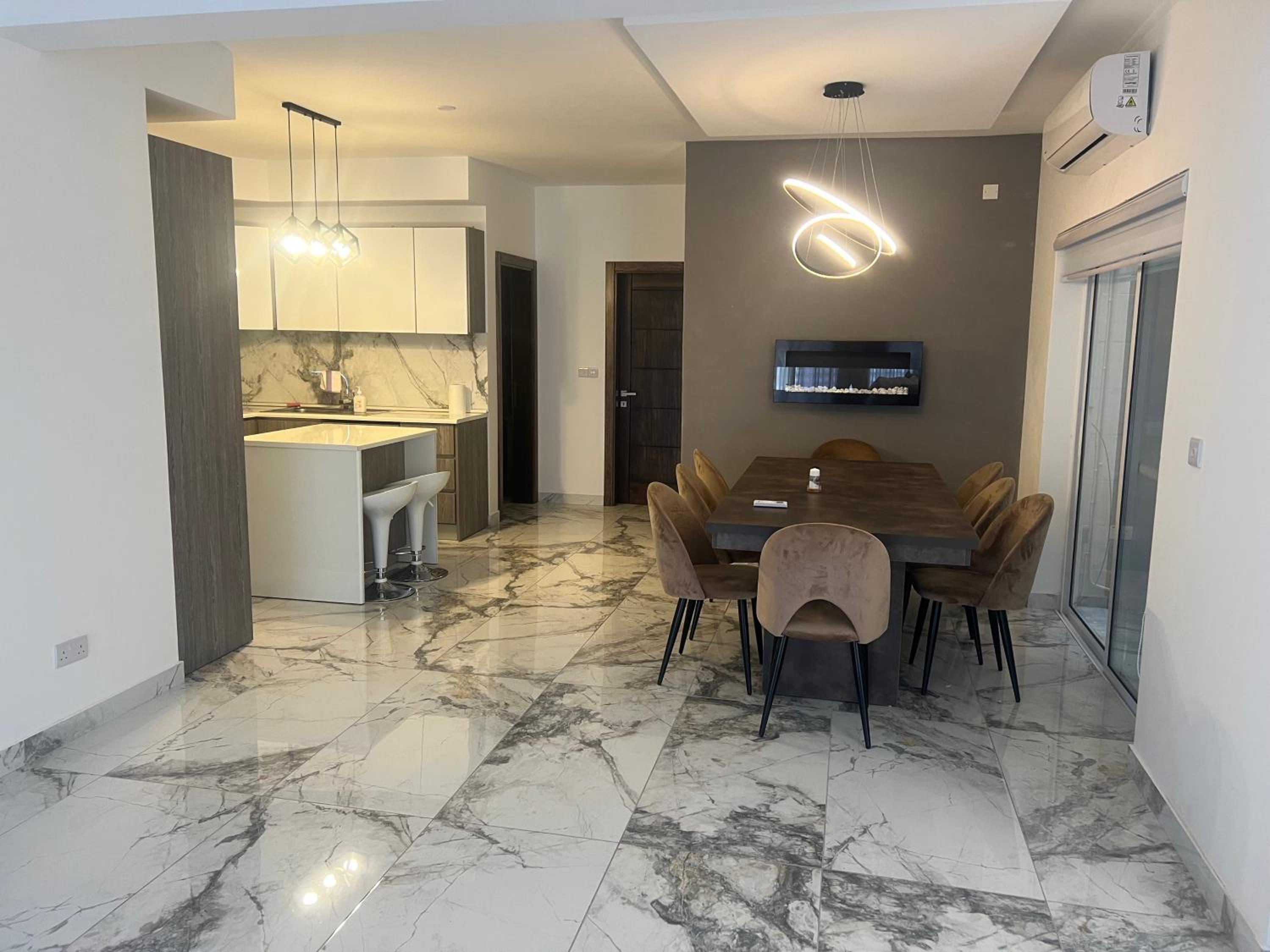 Maisonette photo 1