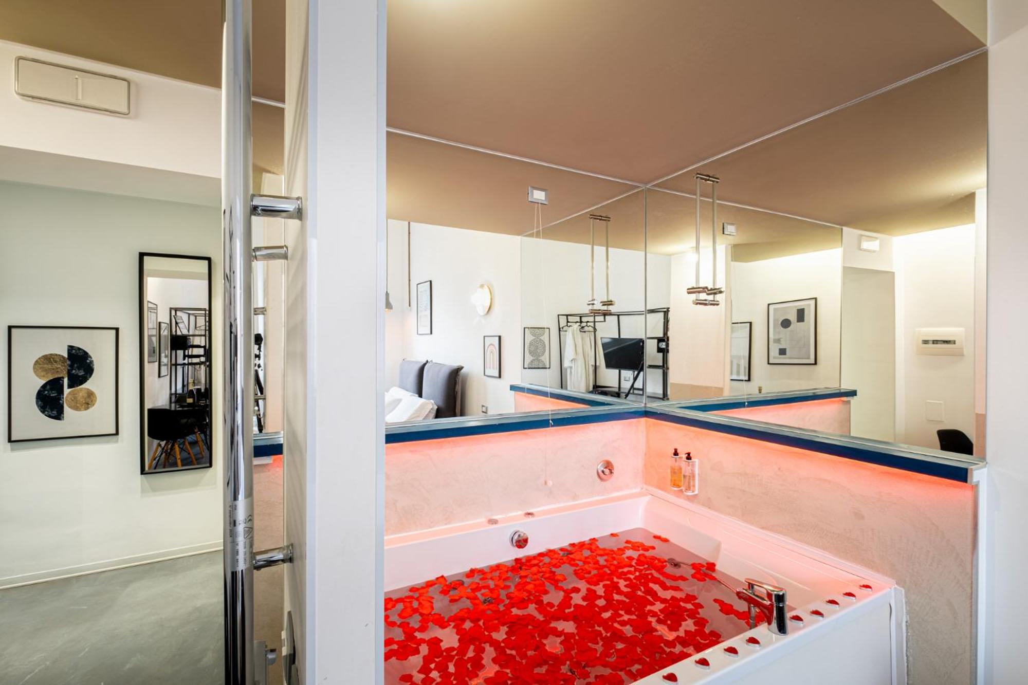 Suite with Spa Bath photo 2