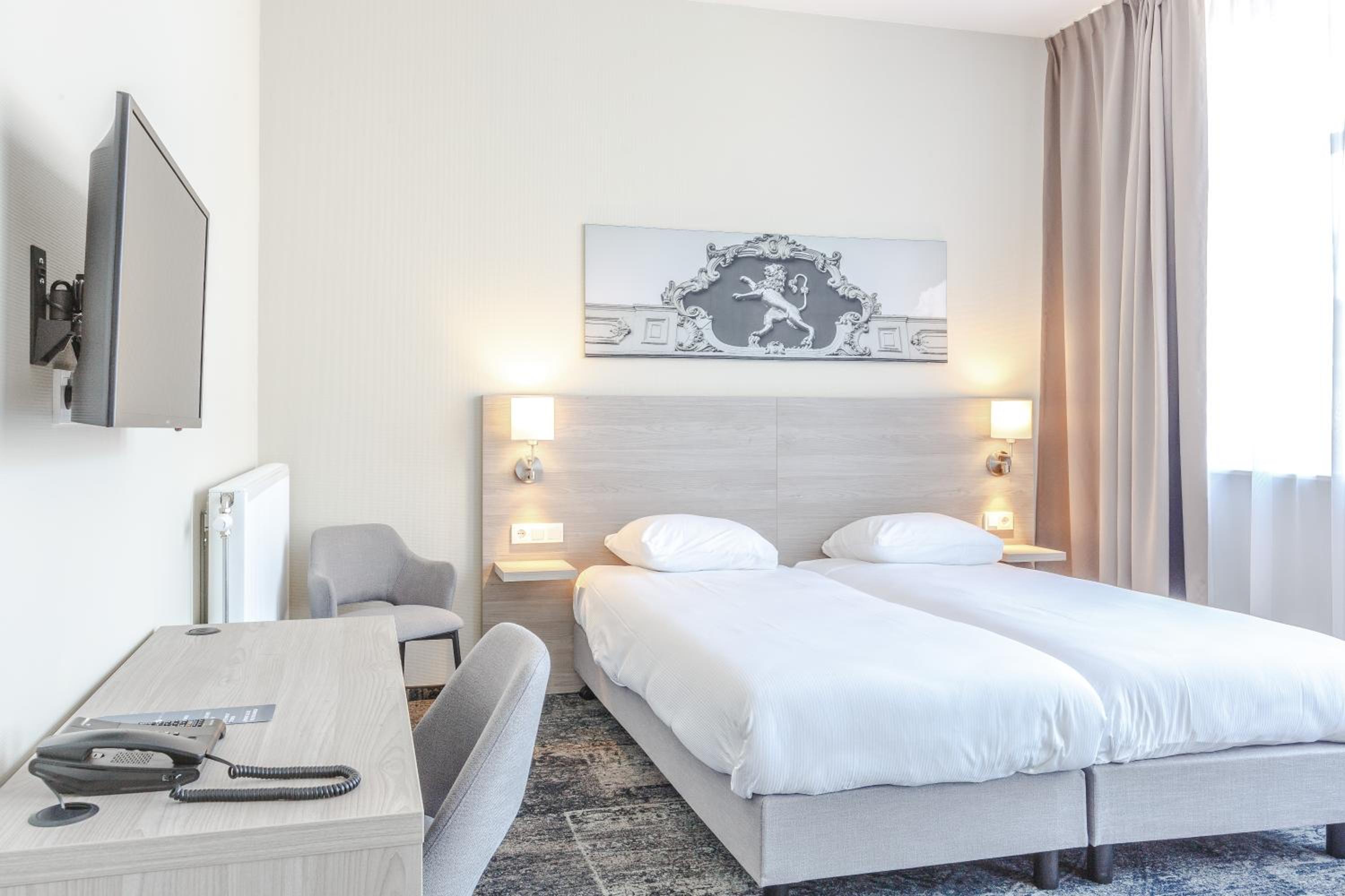 Double Room - Photo 9