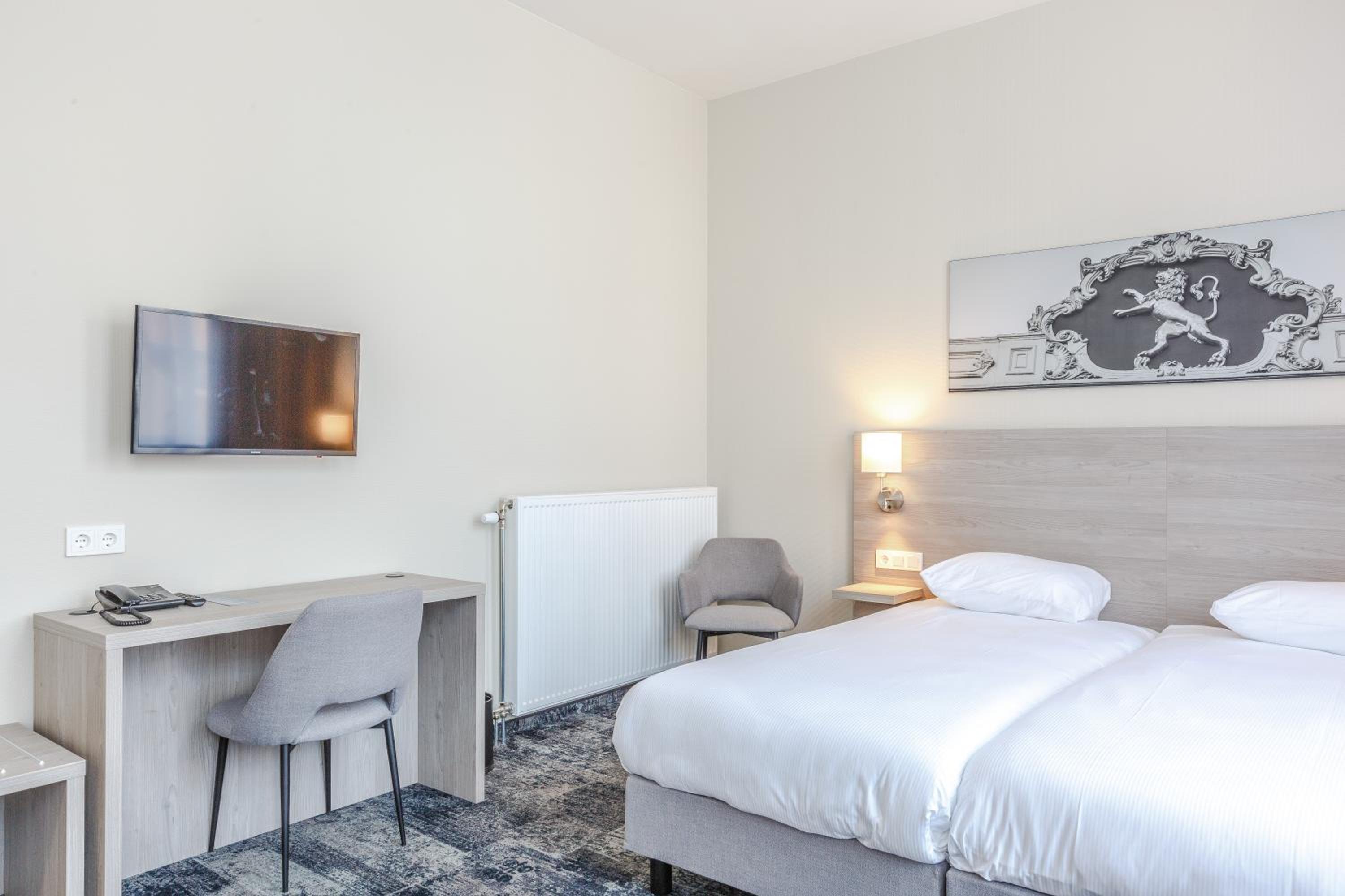 Double Room - Photo 12