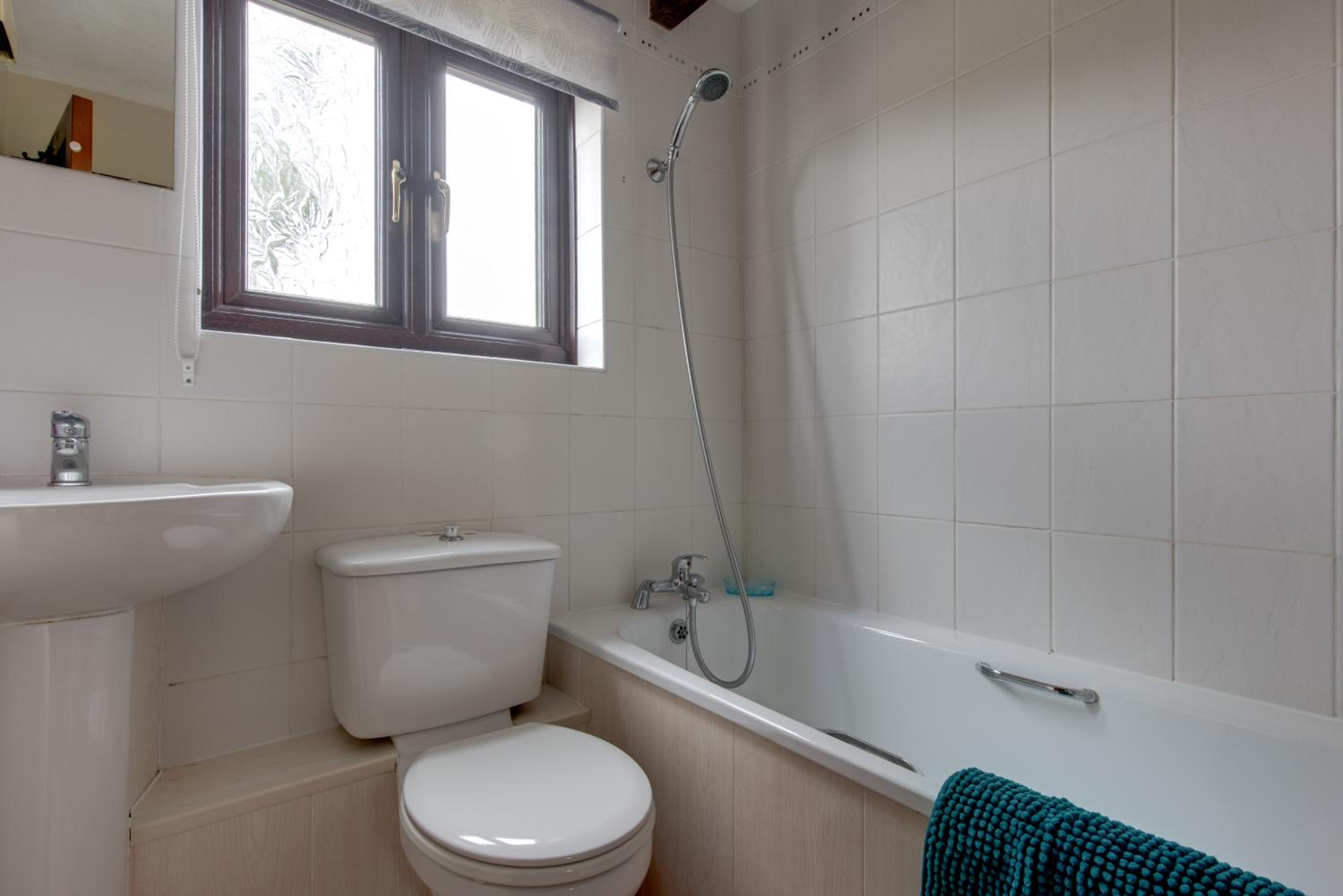 Two-Bedroom Cottage photo 3