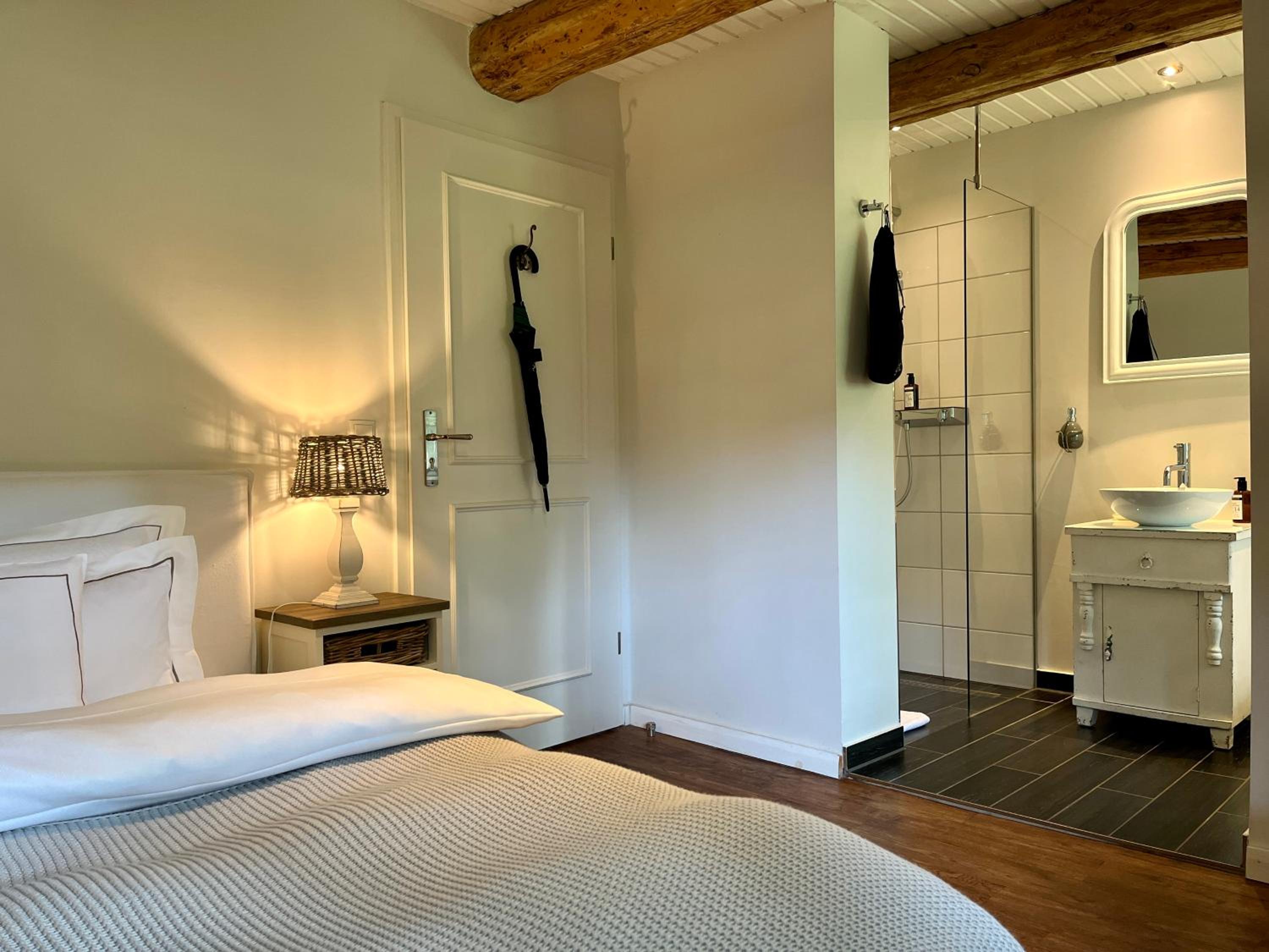 Single Room photo 3