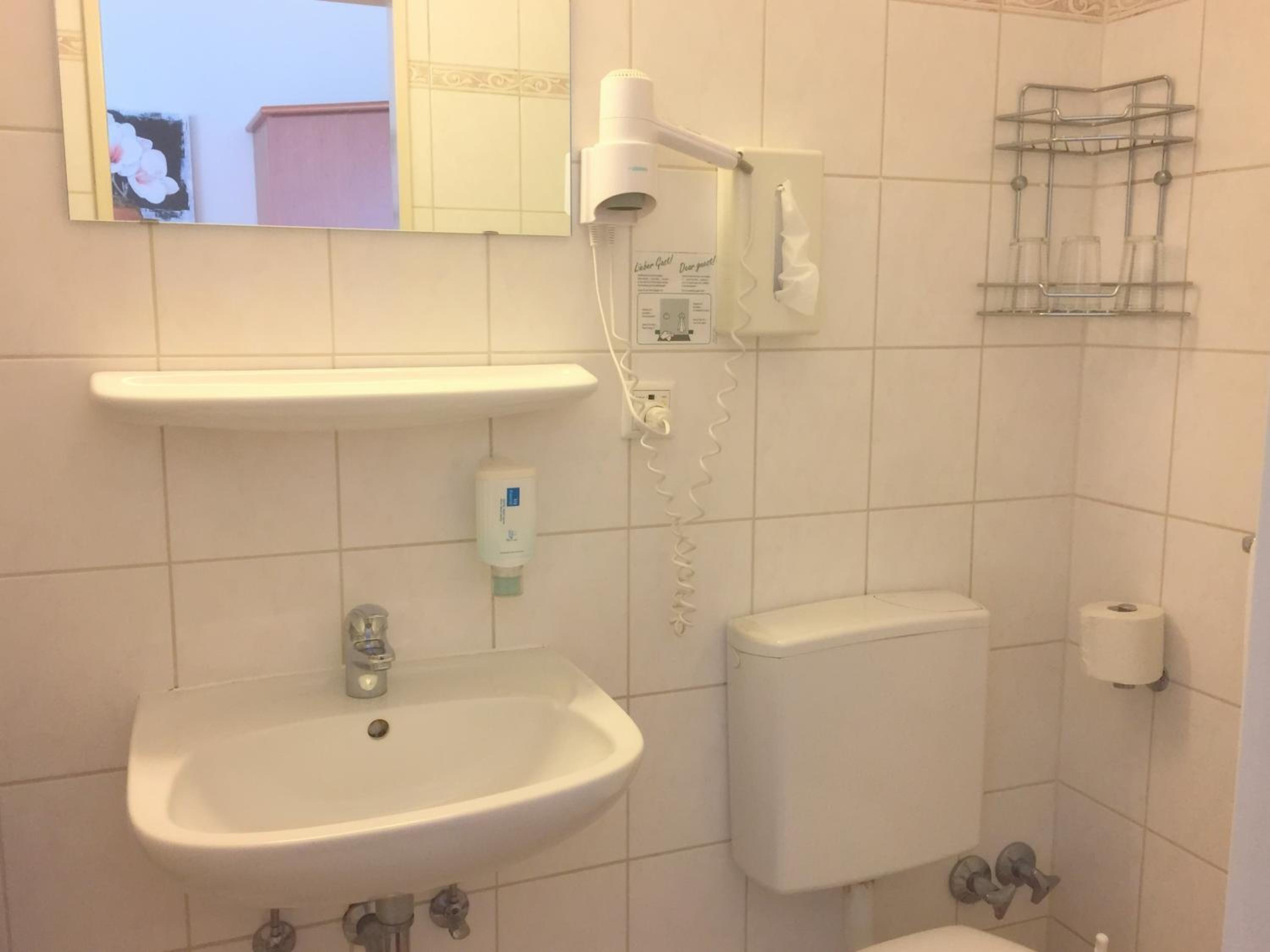Standard Double or Twin Room - Nonsmoking - Photo 2