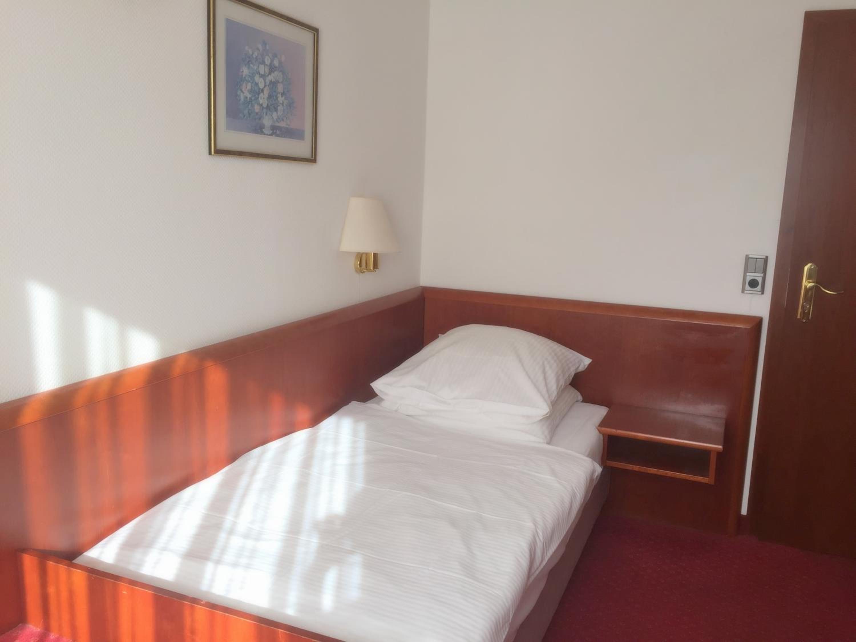 Standard Single Room - Nonsmoking