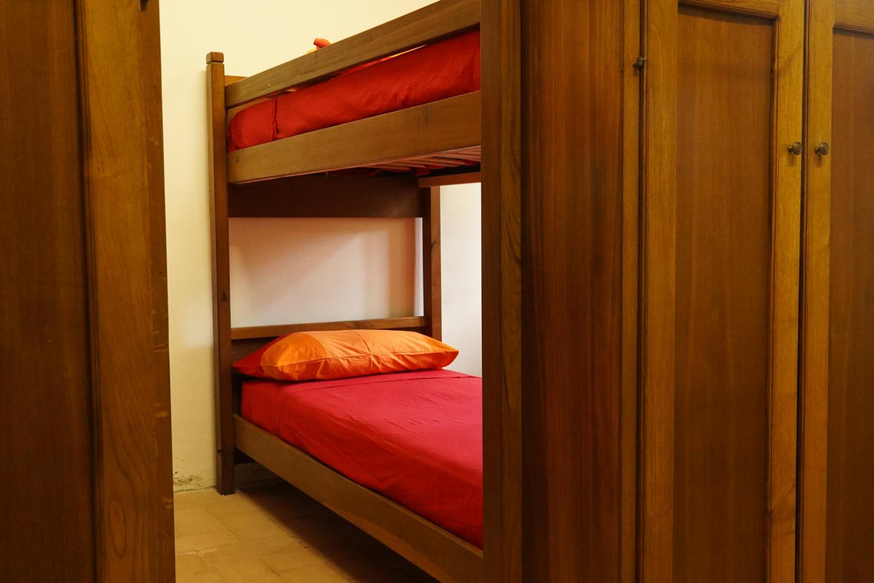 Bed in 4-Bed Dormitory Room photo 1