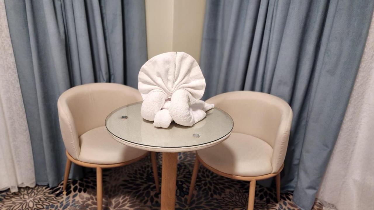 Deluxe King Suite