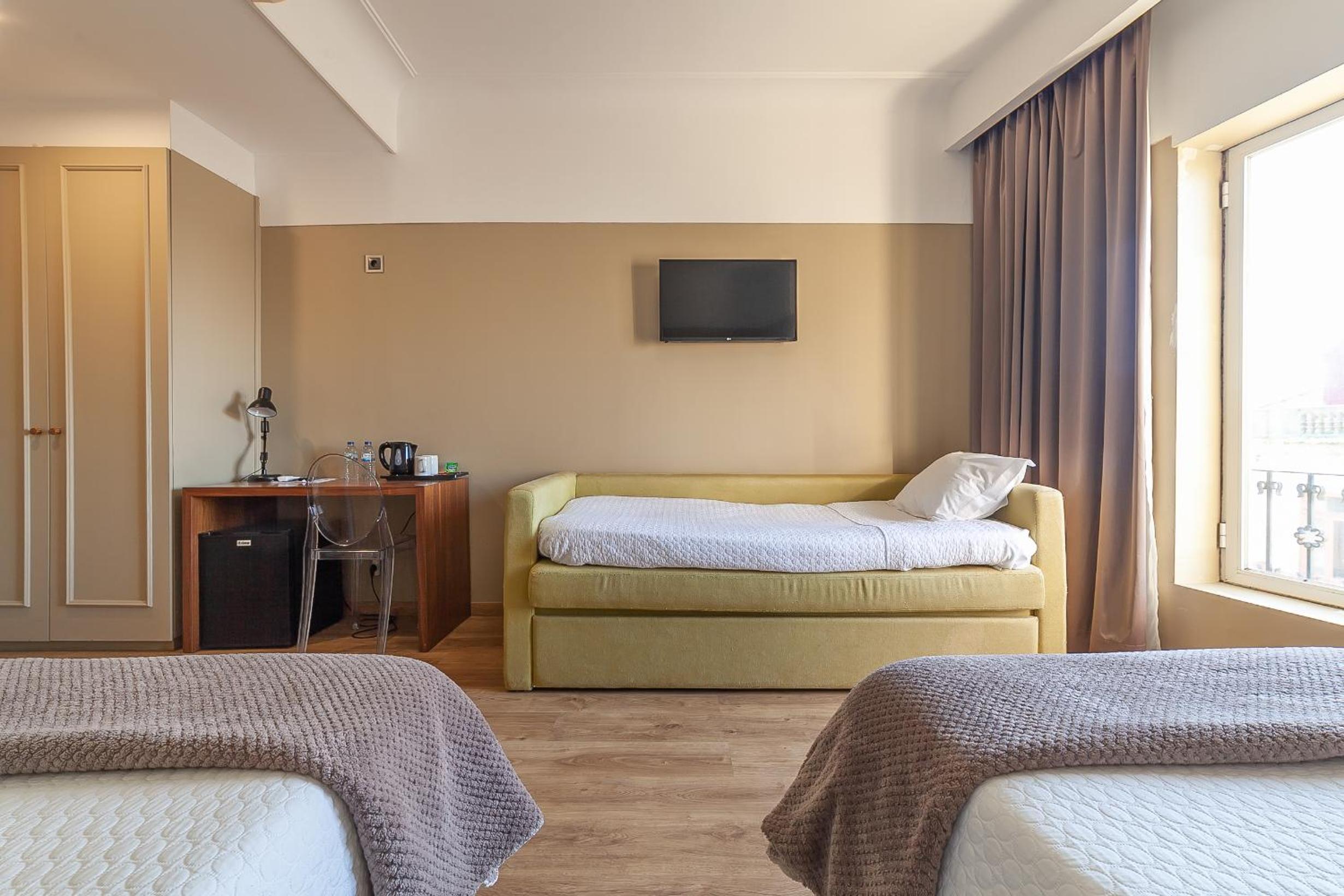 Triple Room