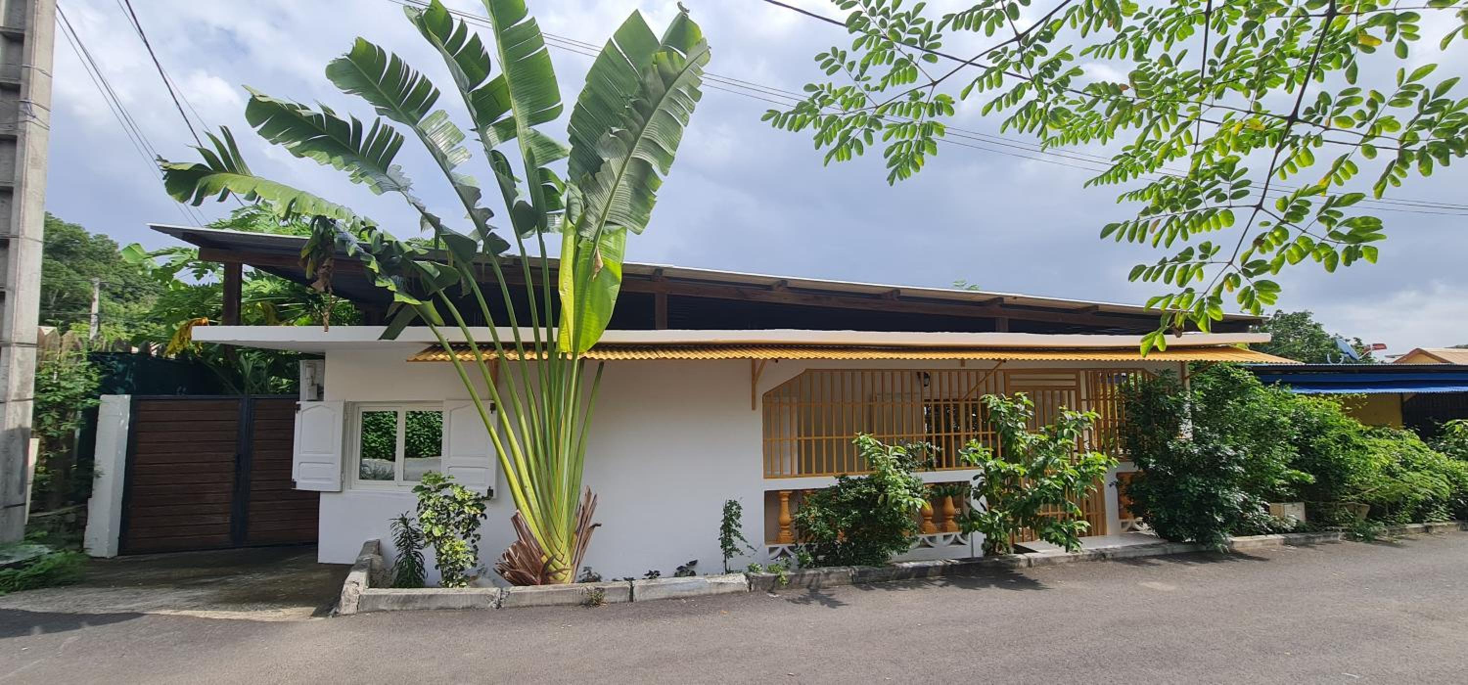 Four-Bedroom House photo 2