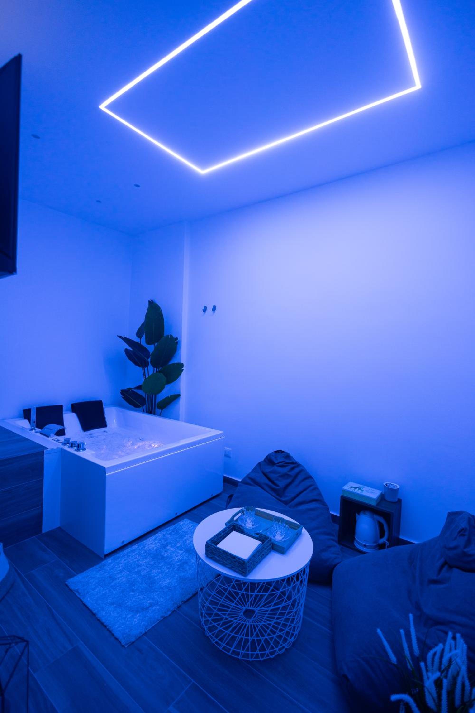 Queen Room with Spa Bath photo 3