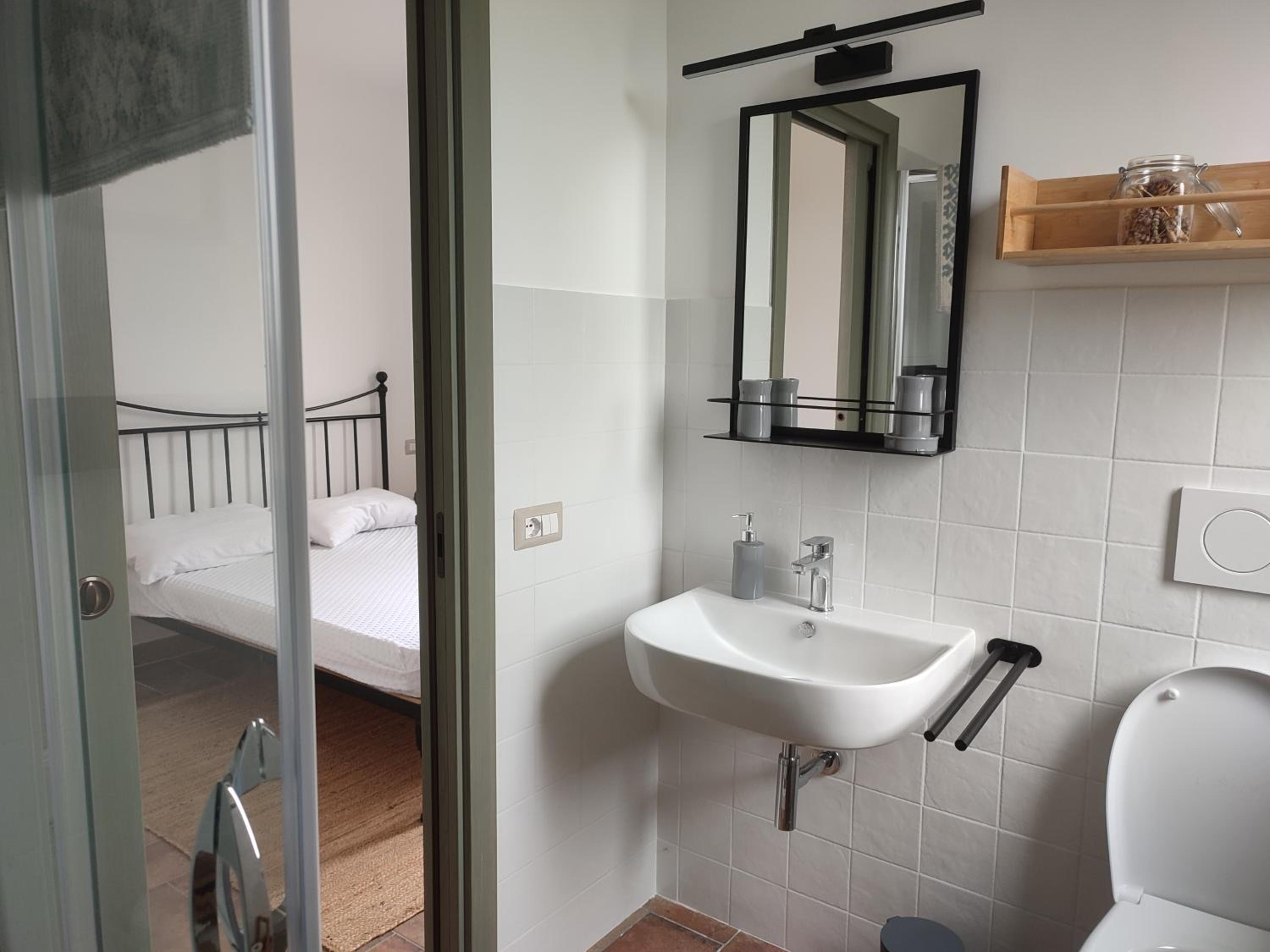 Double Room with Private Bathroom photo 2