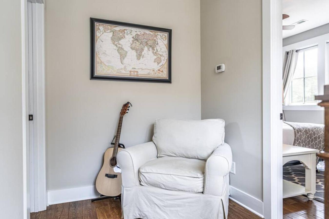 Three-Bedroom House photo 2