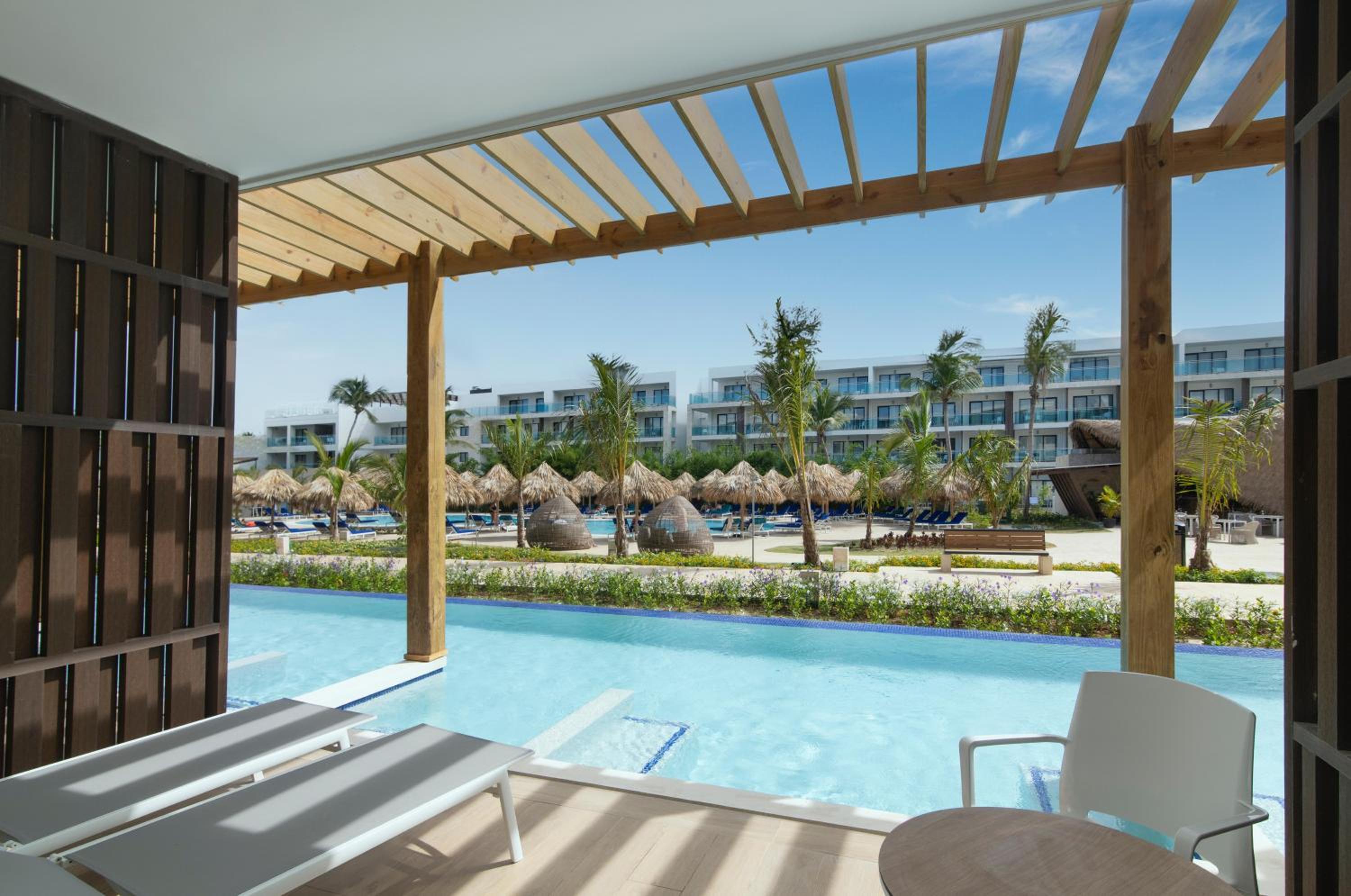 Junior Suite Swim Out Pool View - Photo 11