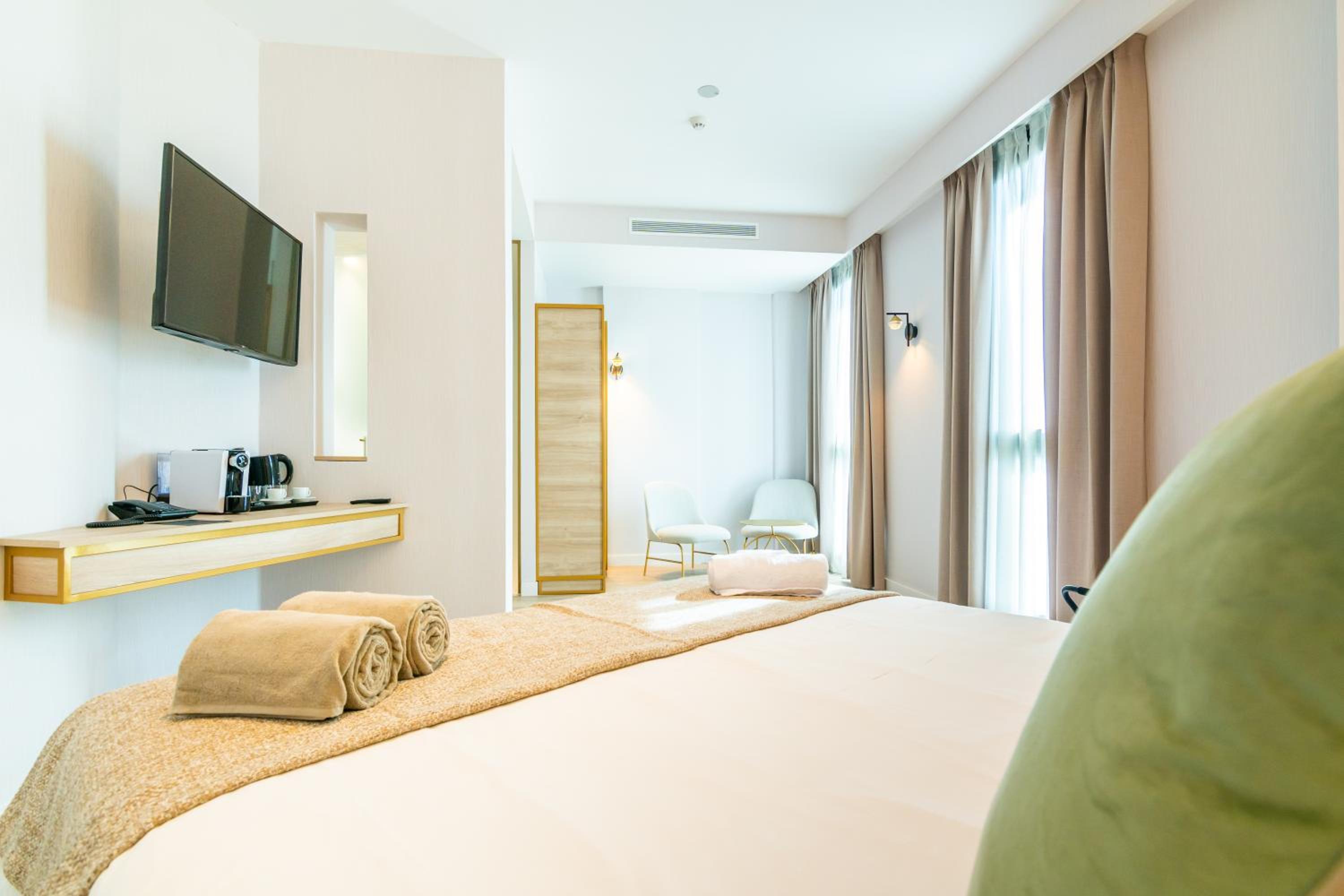 Superior King Room photo 3